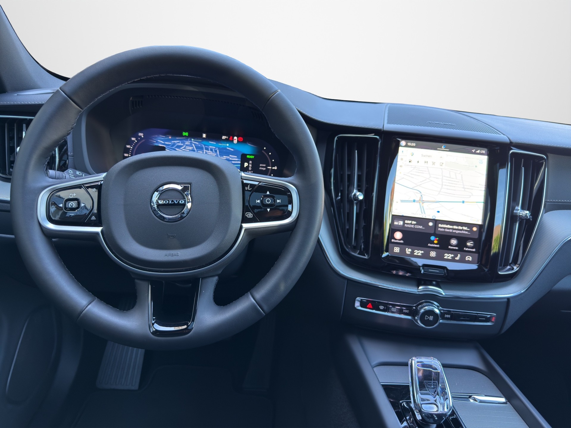 VOLVO XC60 2.0 T8 TE XCENTRIC Black Edition eAWD-image-10