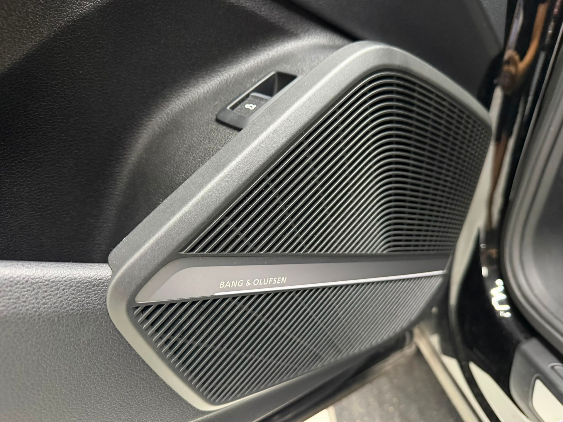 AUDI SQ5 3.0 TFSI quattro S-tronic-image-12