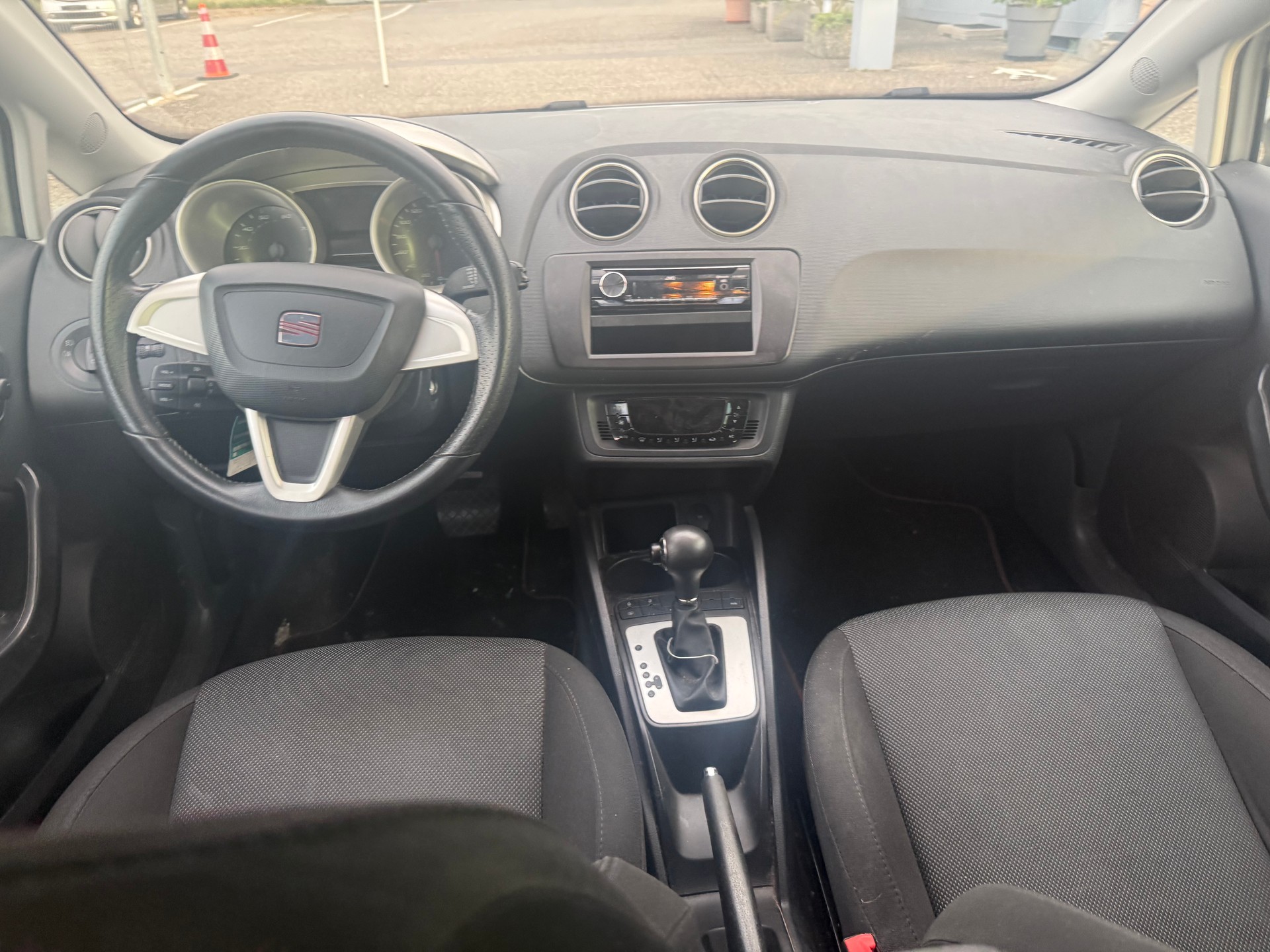 SEAT Ibiza 1.6 Style DSG-image-4