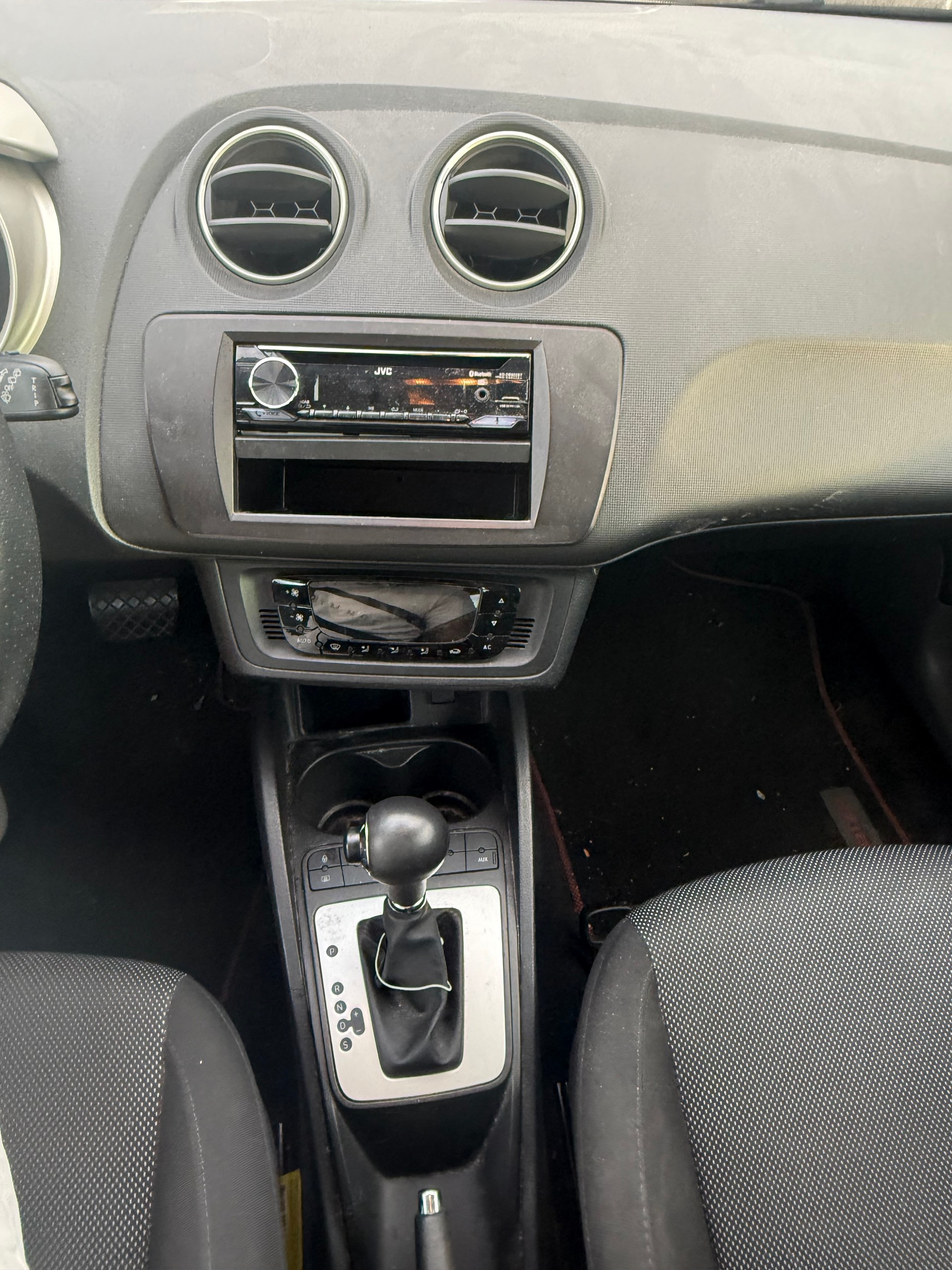 SEAT Ibiza 1.6 Style DSG-image-7