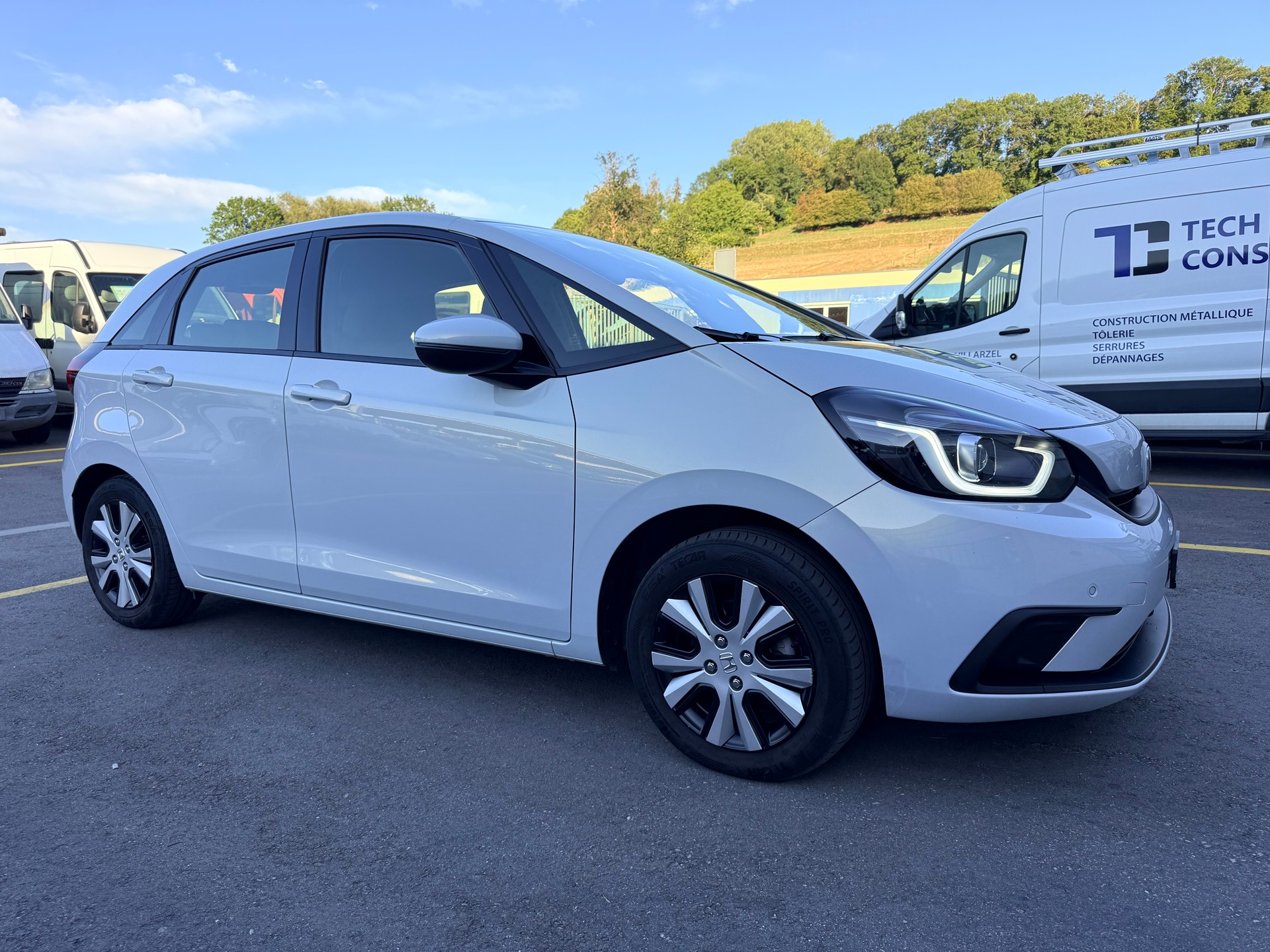 HONDA Jazz 1.5i-MMD Elegance E-CVT-image-4