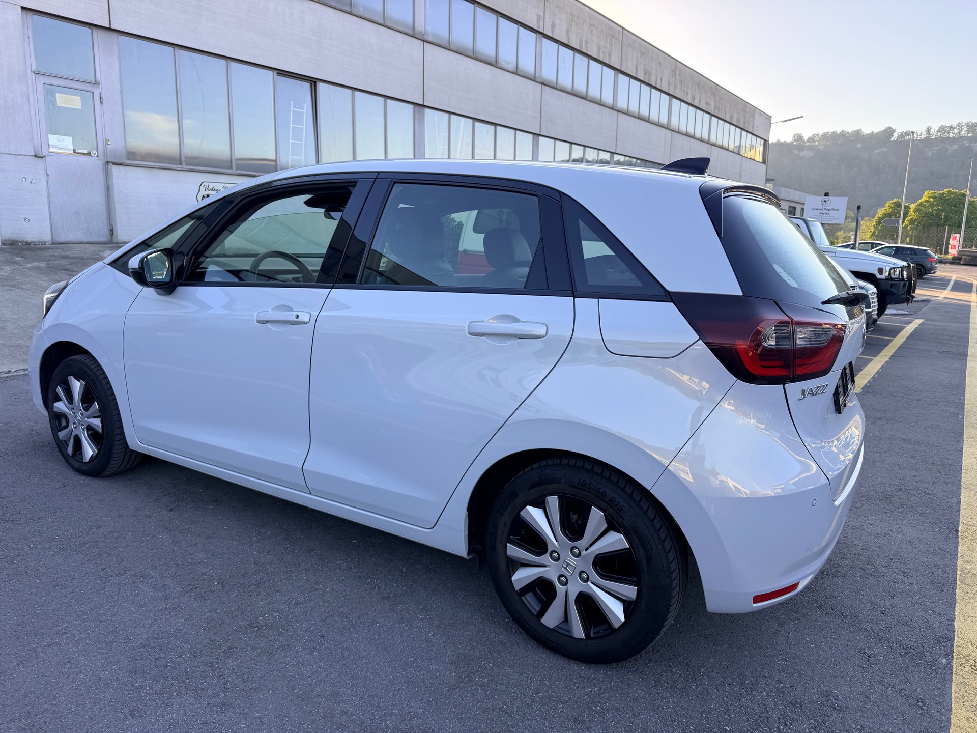 HONDA Jazz 1.5i-MMD Elegance E-CVT-image-8