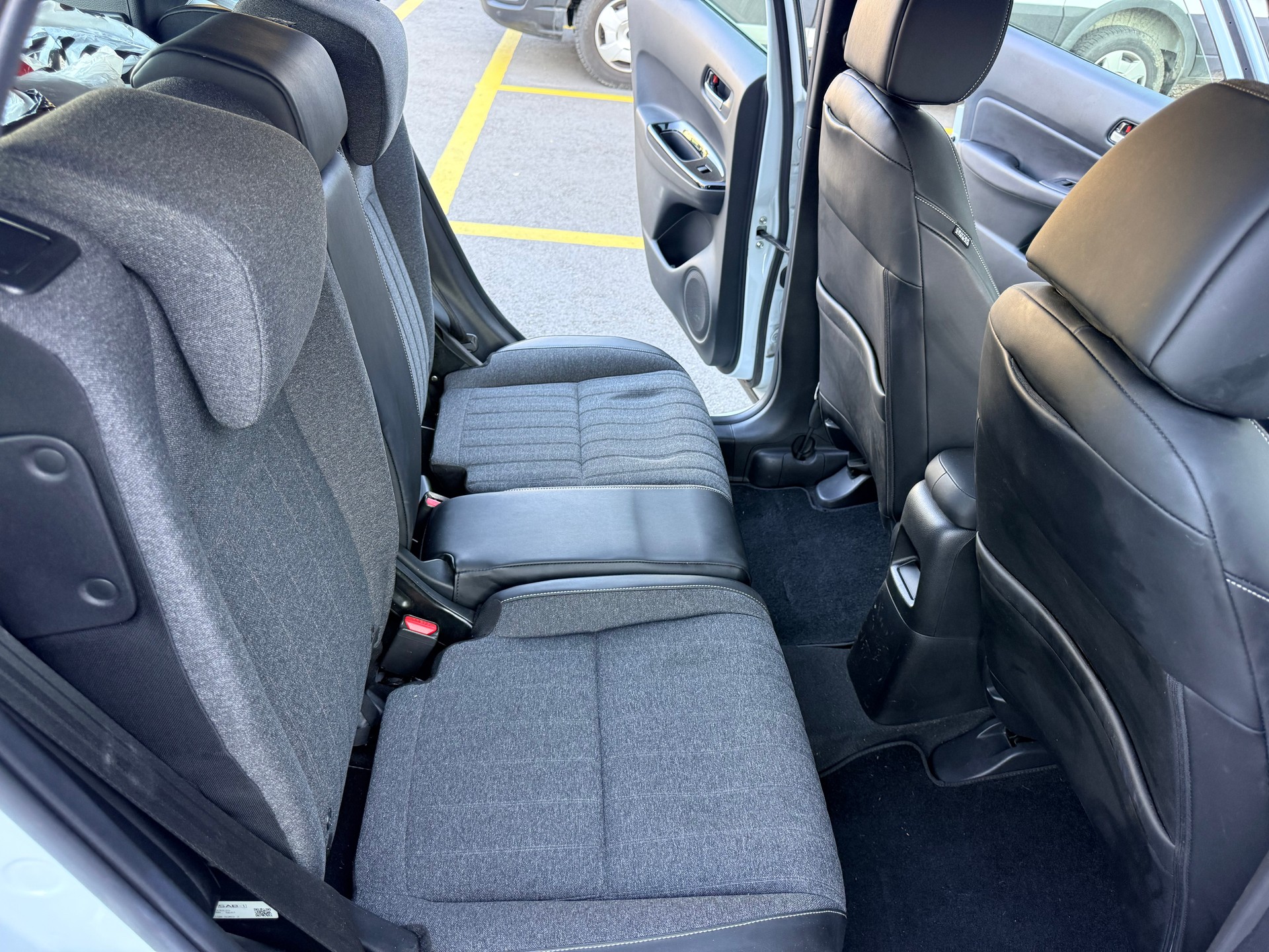 HONDA Jazz 1.5i-MMD Elegance E-CVT-image-10