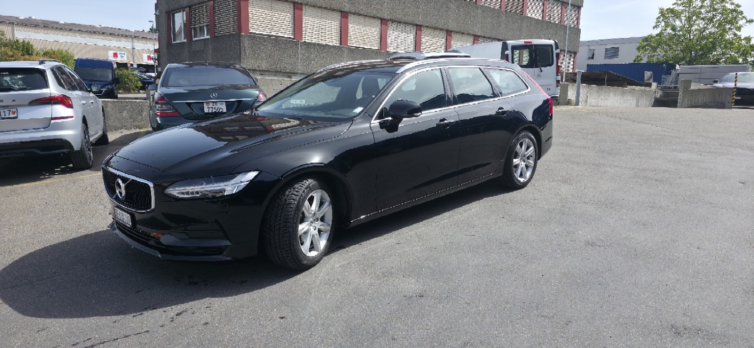 VOLVO 2.0 D4 Momentum-image-0