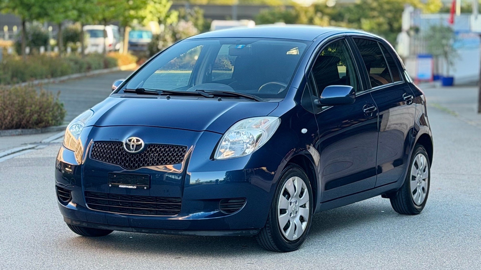 TOYOTA Yaris 1.3 Linea Sol-image-0