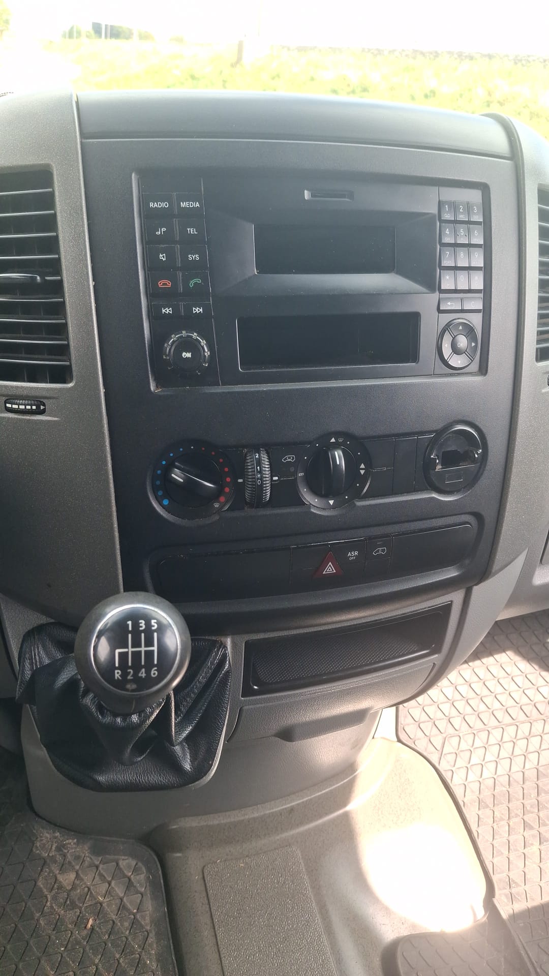 VW Crafter 35 2.0 BiTDI CR-image-2