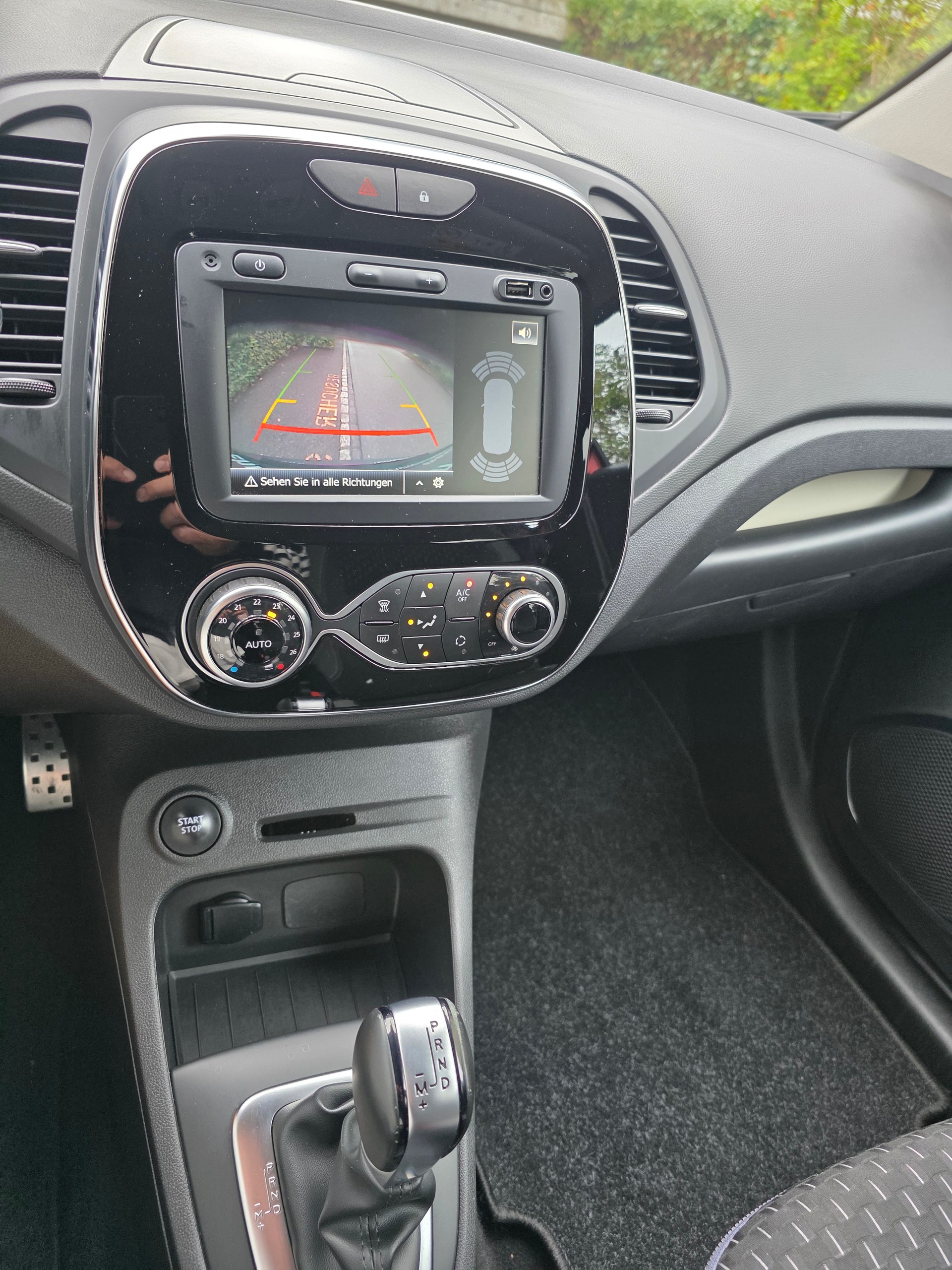 RENAULT Captur 1.3 T 16V Intens EDC-image-11