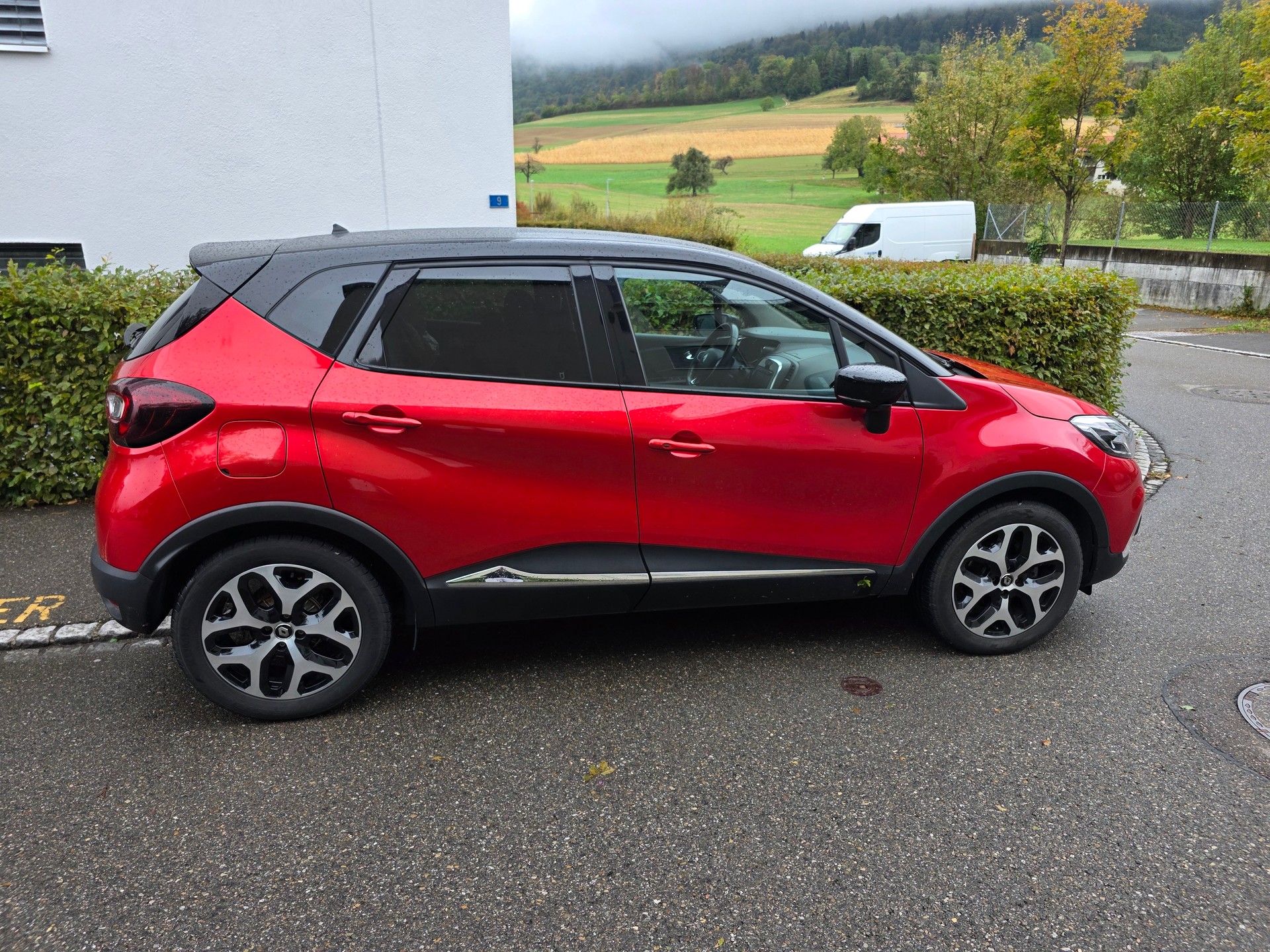 RENAULT Captur 1.3 T 16V Intens EDC-image-2