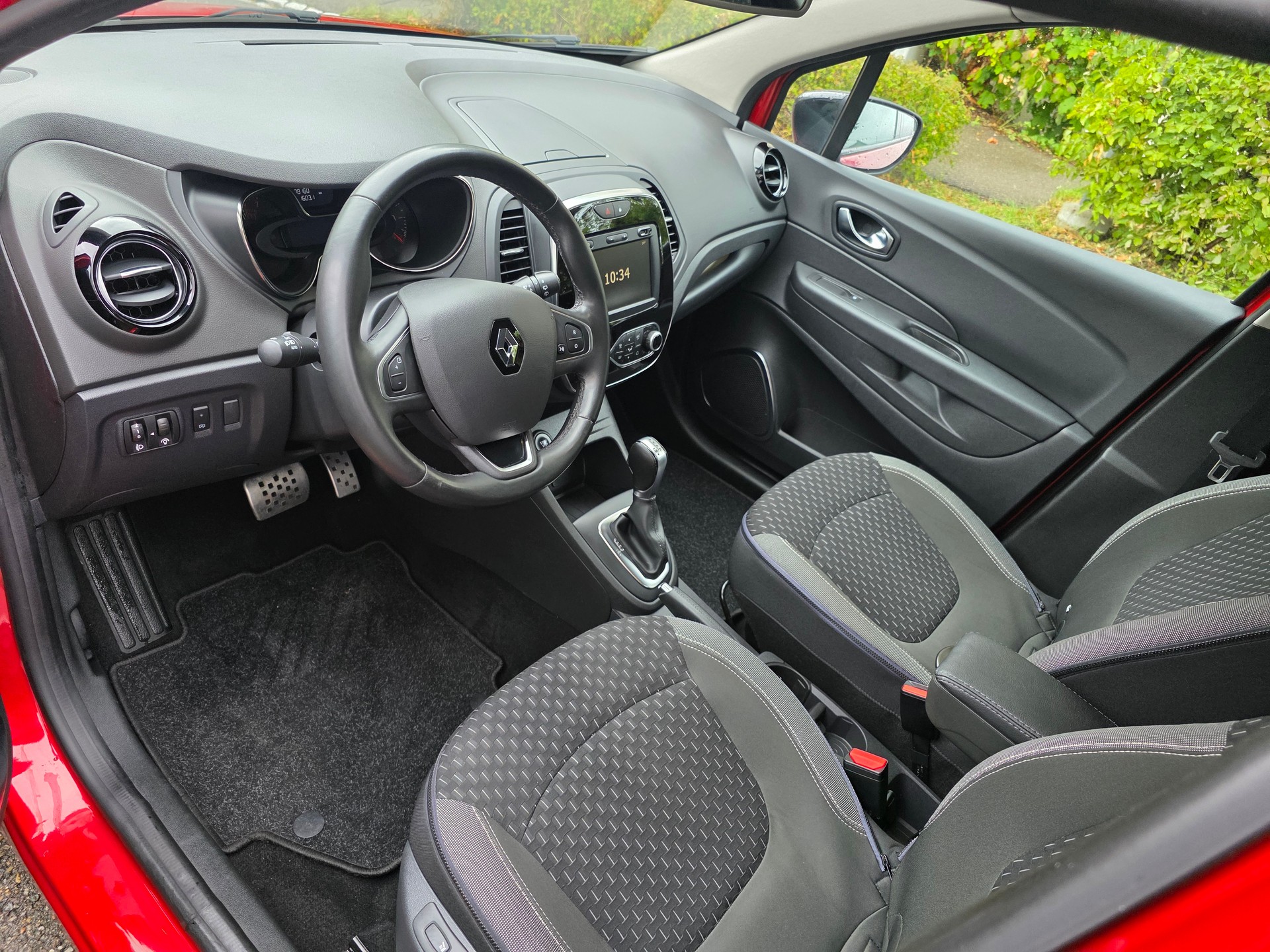 RENAULT Captur 1.3 T 16V Intens EDC-image-6