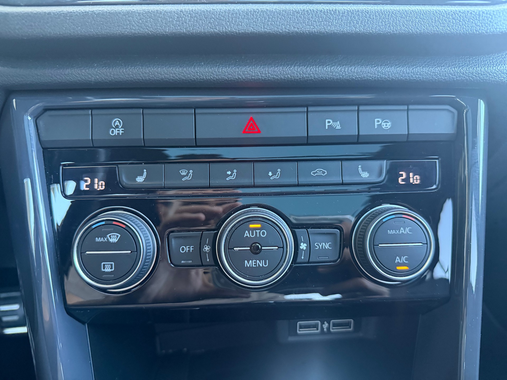 VW T-Roc 2.0 TSI Sport DSG 4Motion-image-13