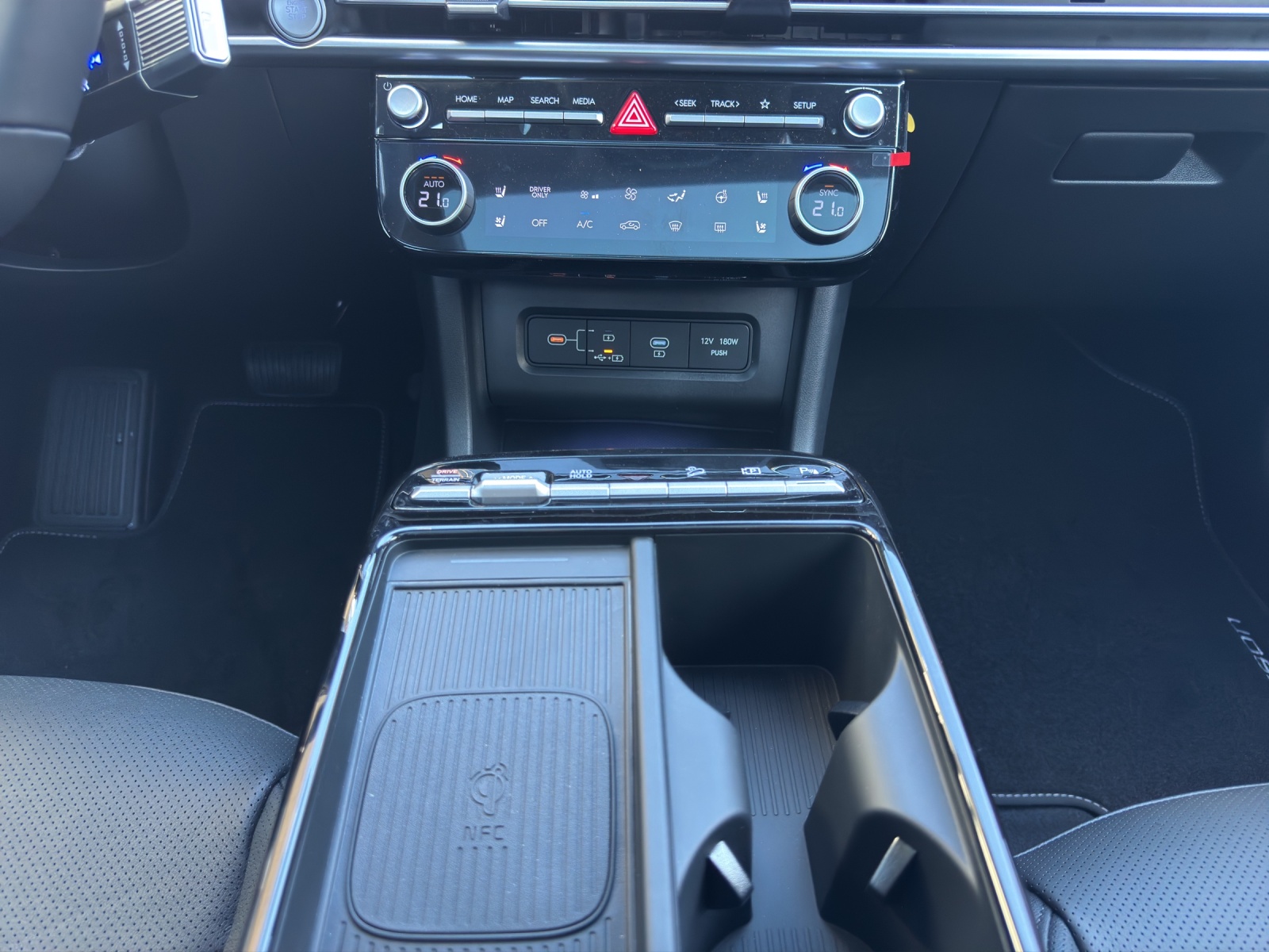 HYUNDAI Tucson 1.6 T-GDi HEV Vertex Sunroof Swiss Edition 4WD MY27-image-9