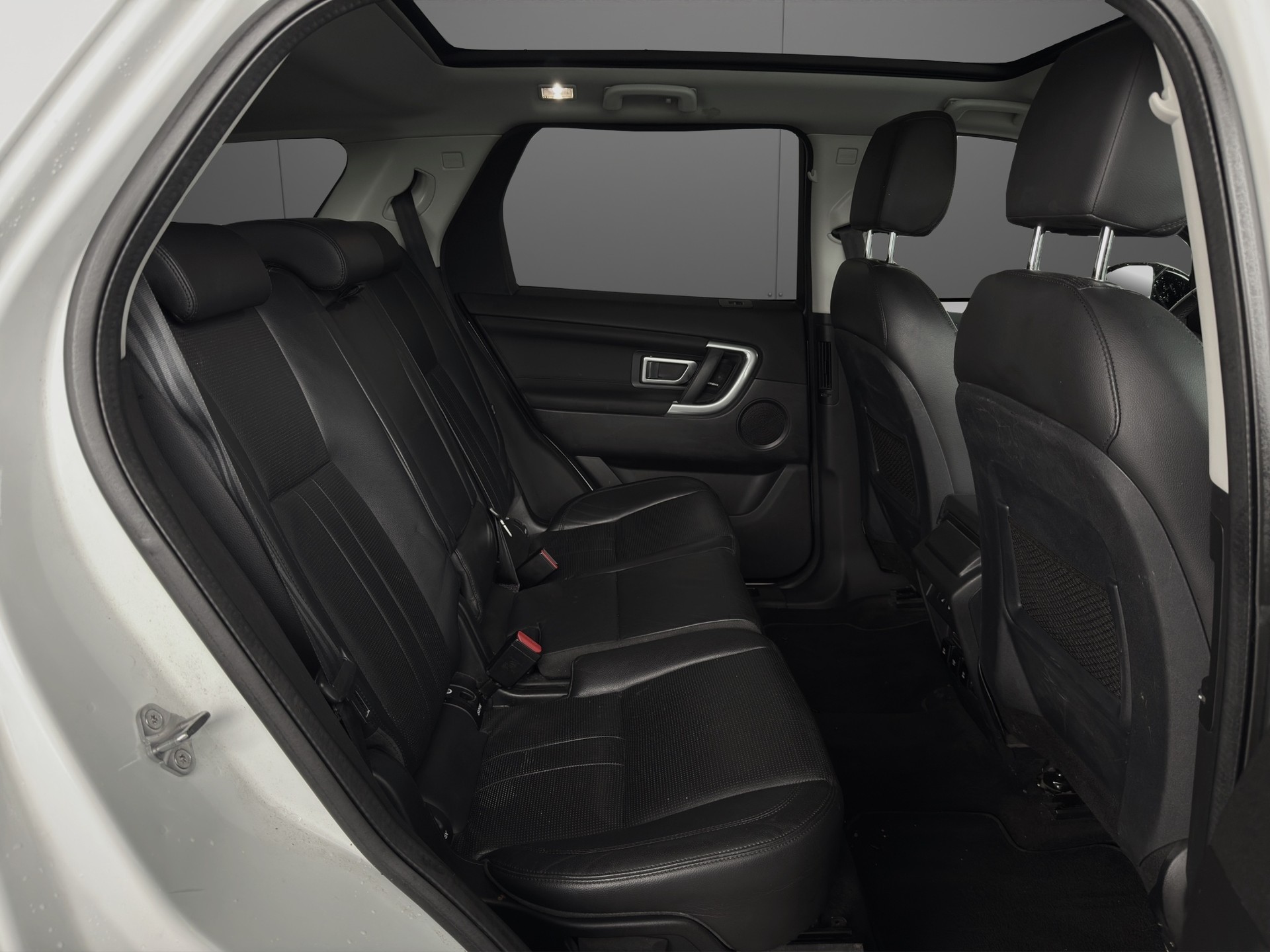 LAND ROVER Discovery Sport 2.0 TD4 HSE AT9-image-10