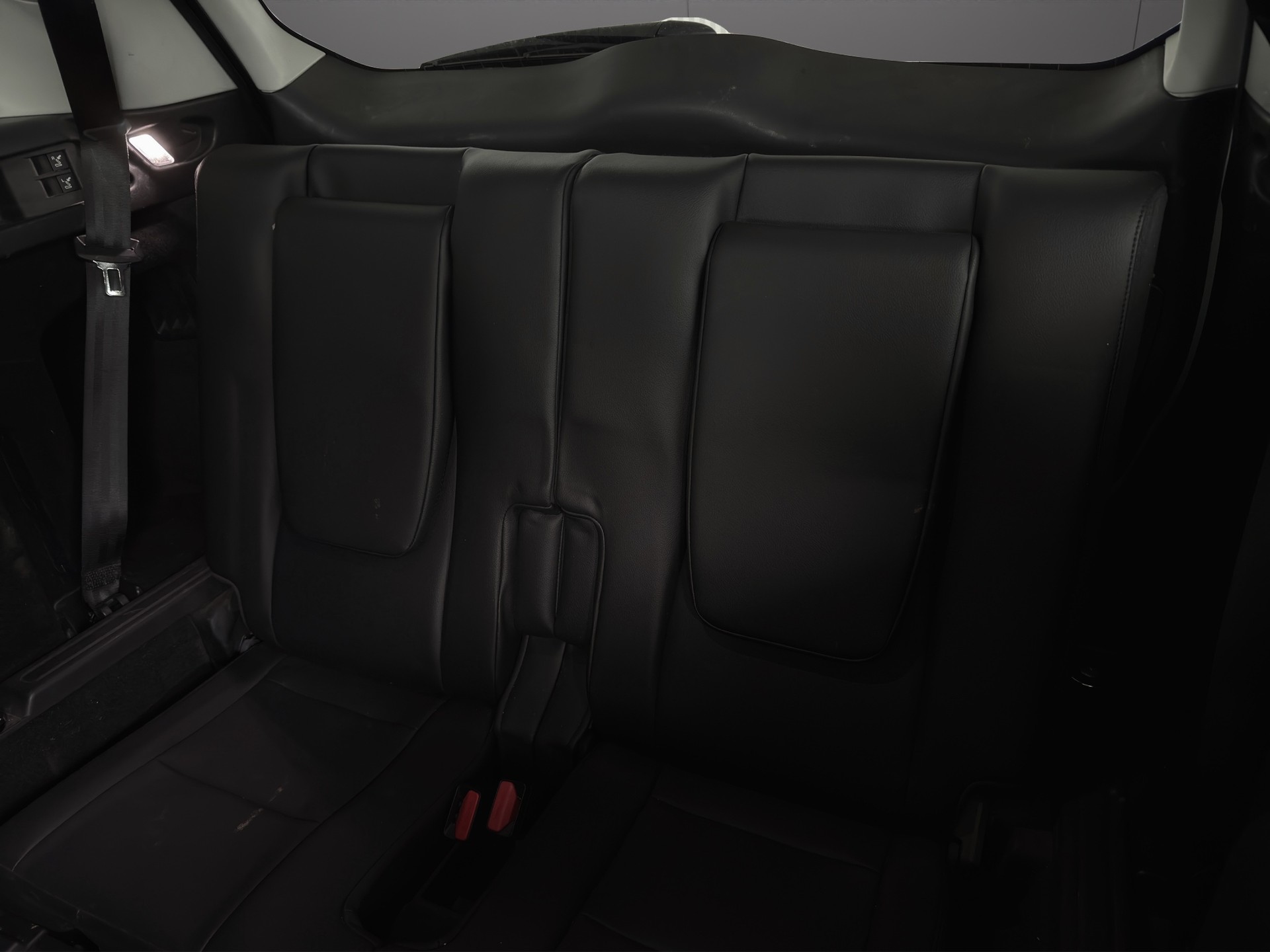 LAND ROVER Discovery Sport 2.0 TD4 HSE AT9-image-9