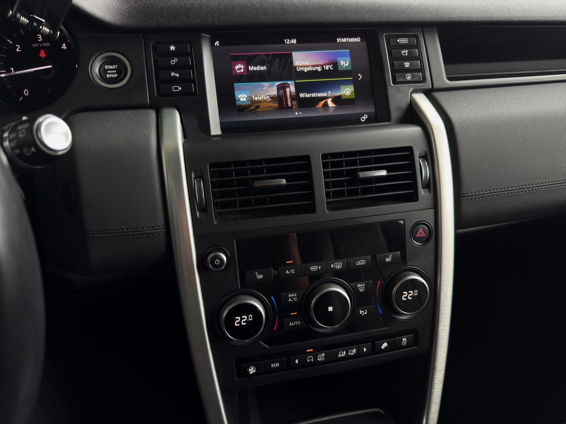 LAND ROVER Discovery Sport 2.0 TD4 HSE AT9-image-14