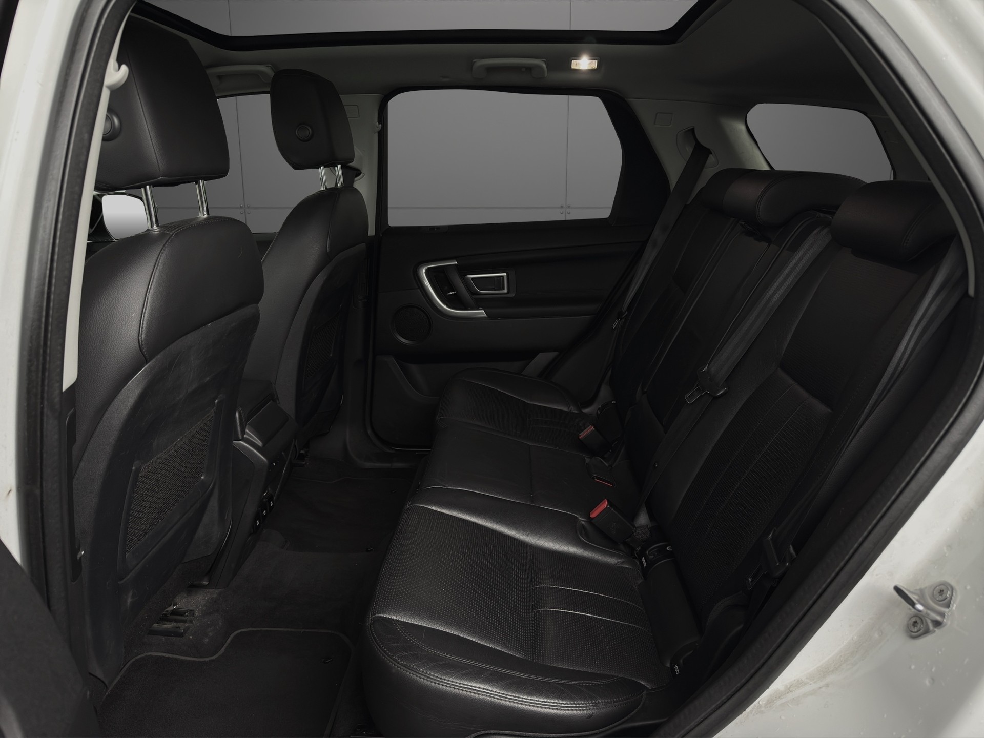 LAND ROVER Discovery Sport 2.0 TD4 HSE AT9-image-8