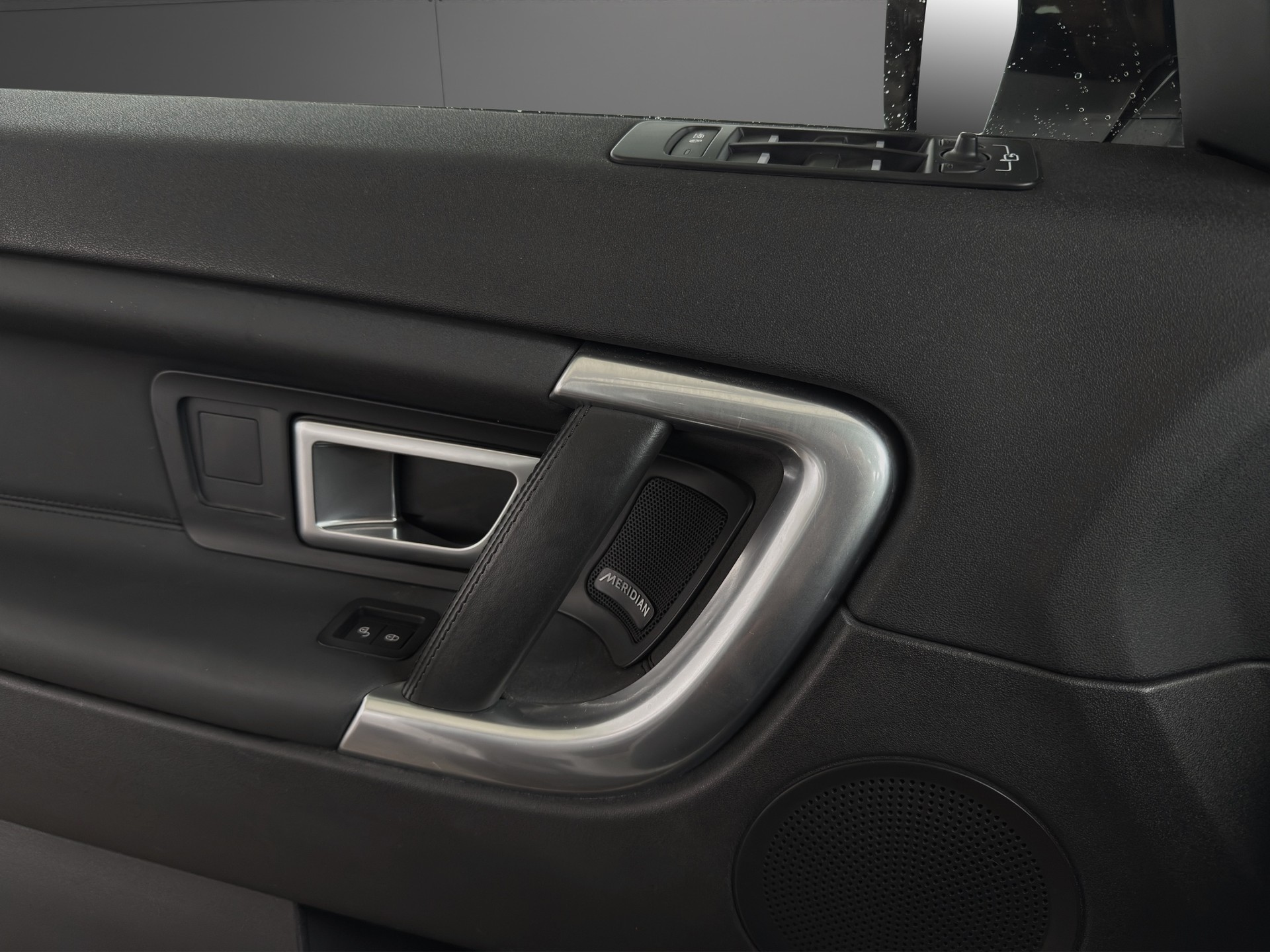LAND ROVER Discovery Sport 2.0 TD4 HSE AT9-image-18