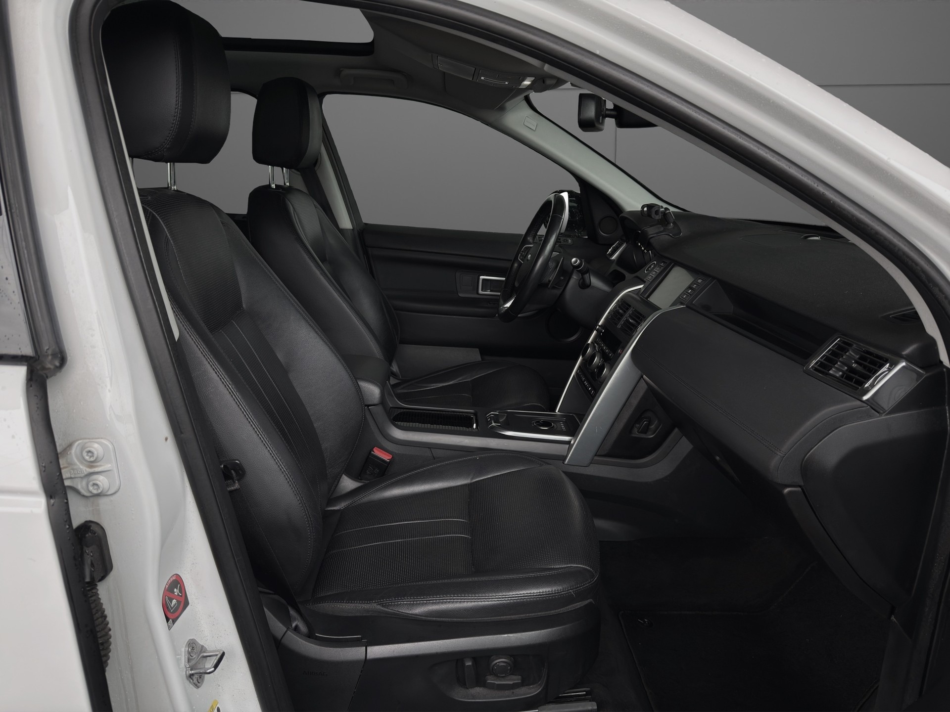 LAND ROVER Discovery Sport 2.0 TD4 HSE AT9-image-11