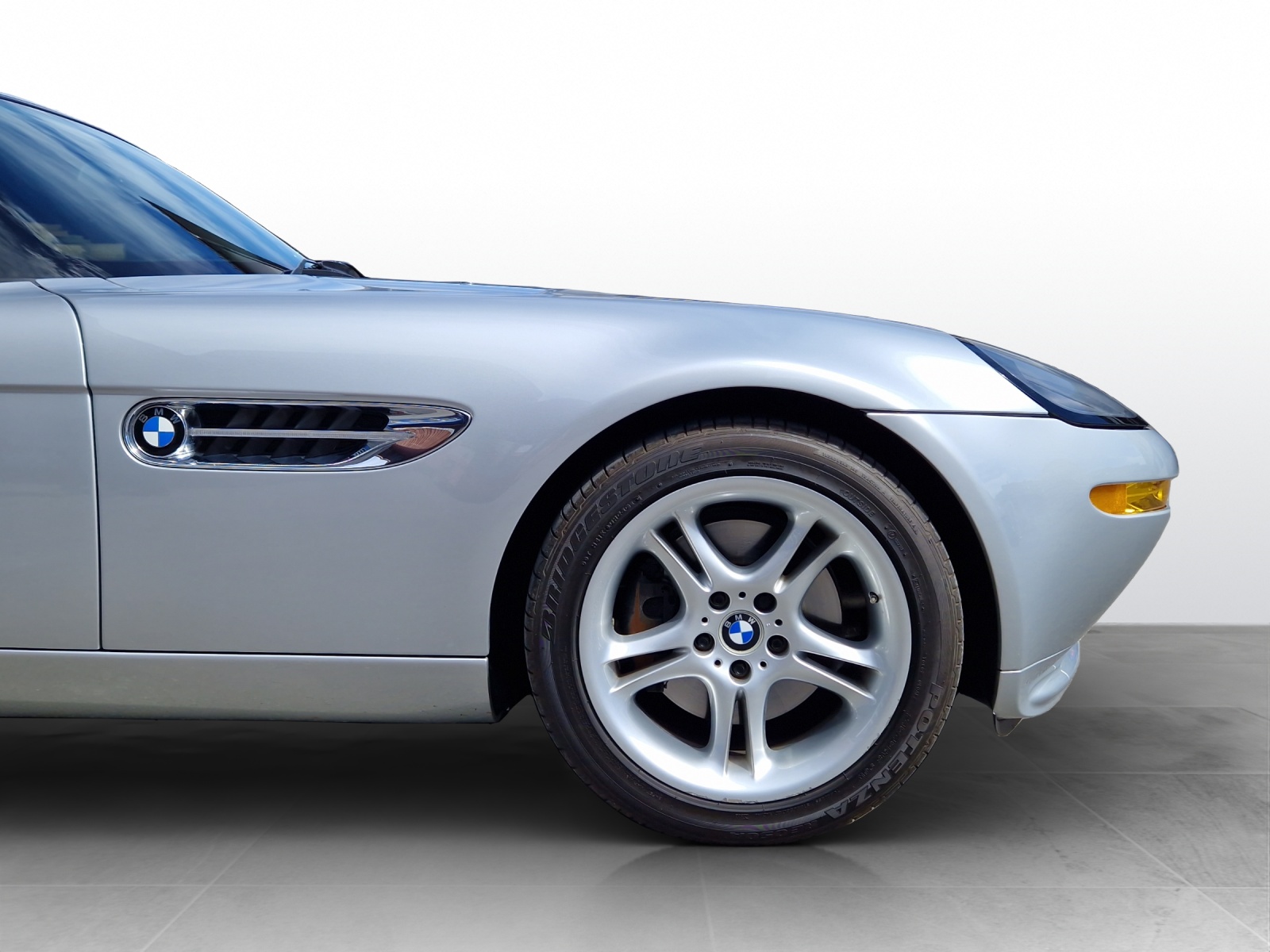 BMW Z8 Roadster-image-9