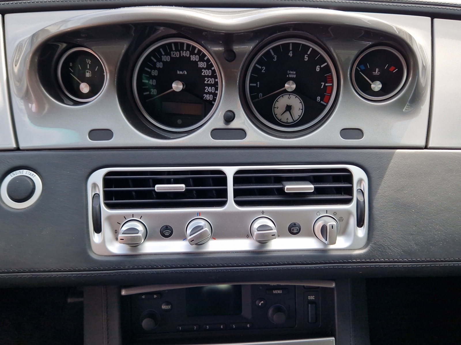 BMW Z8 Roadster-image-12