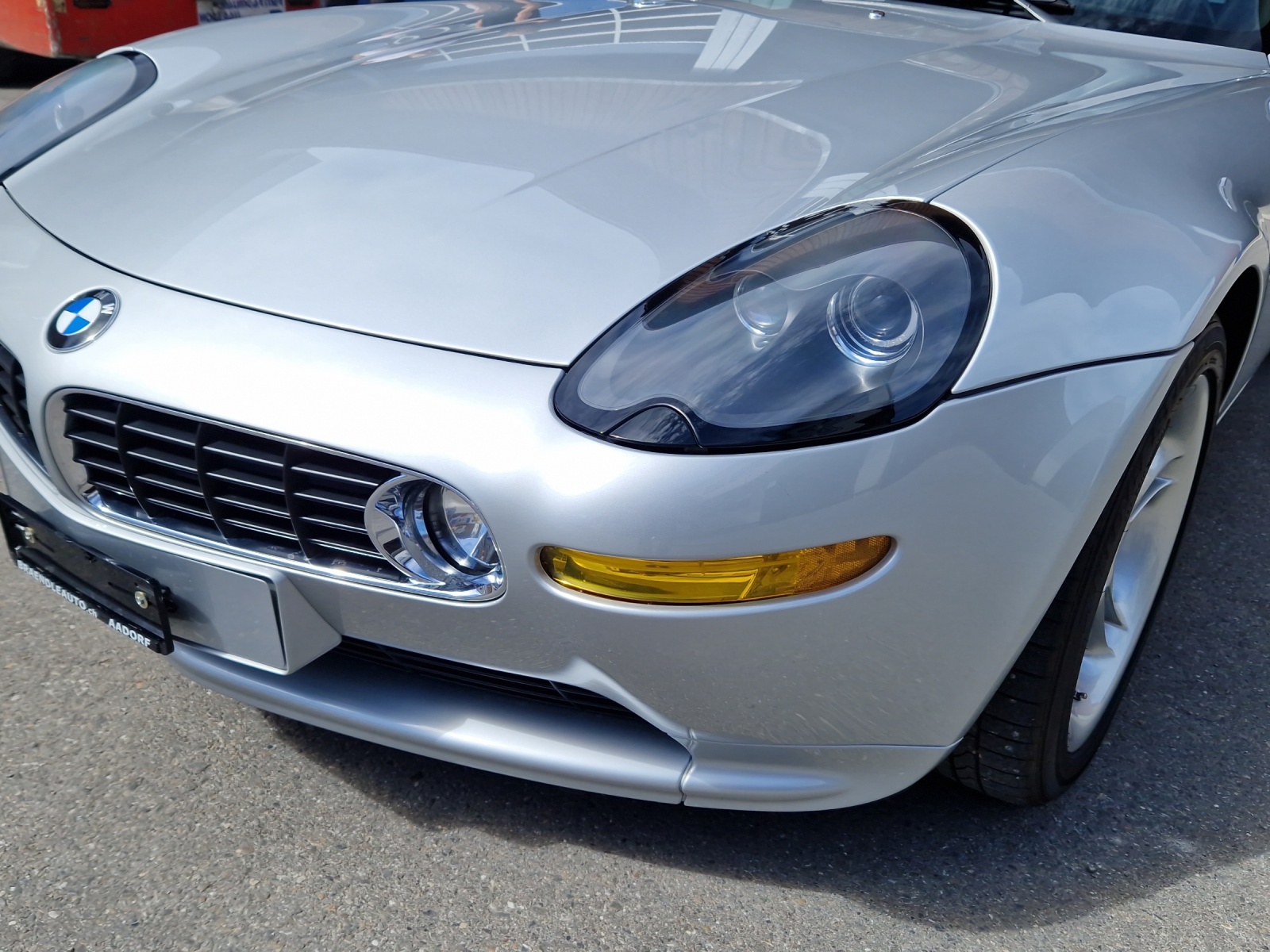 BMW Z8 Roadster-image-25