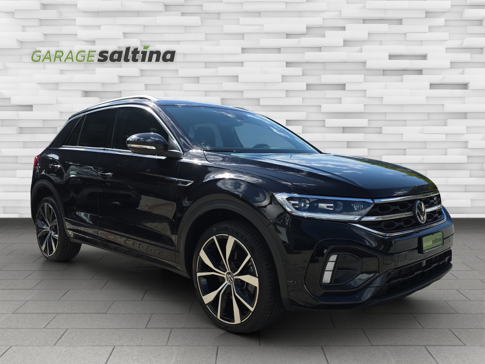 VW T-Roc 2.0 TSI R-Line DSG 4Motion-image-3