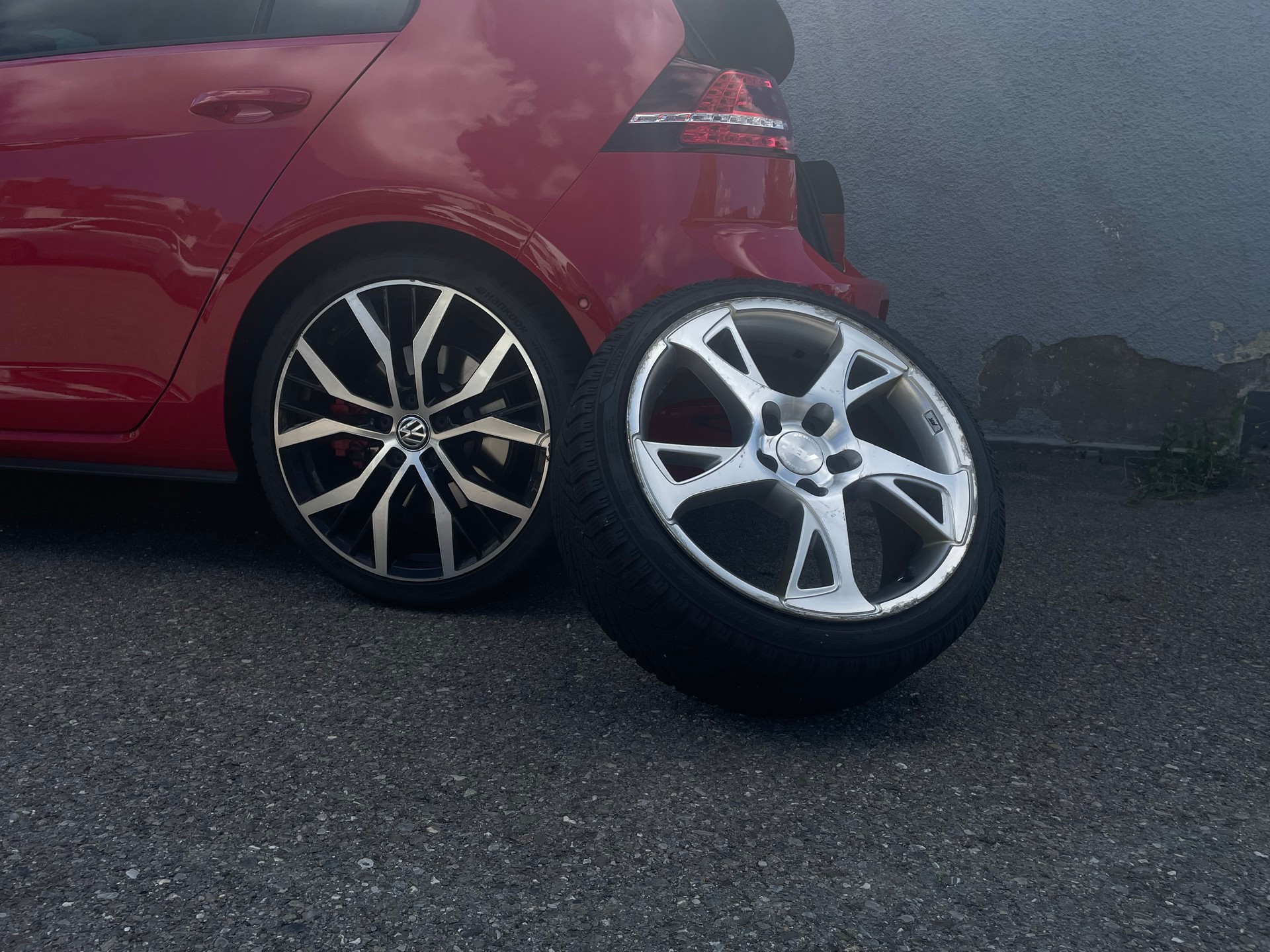 VW Golf 2.0 TSI GTI Performance-image-12
