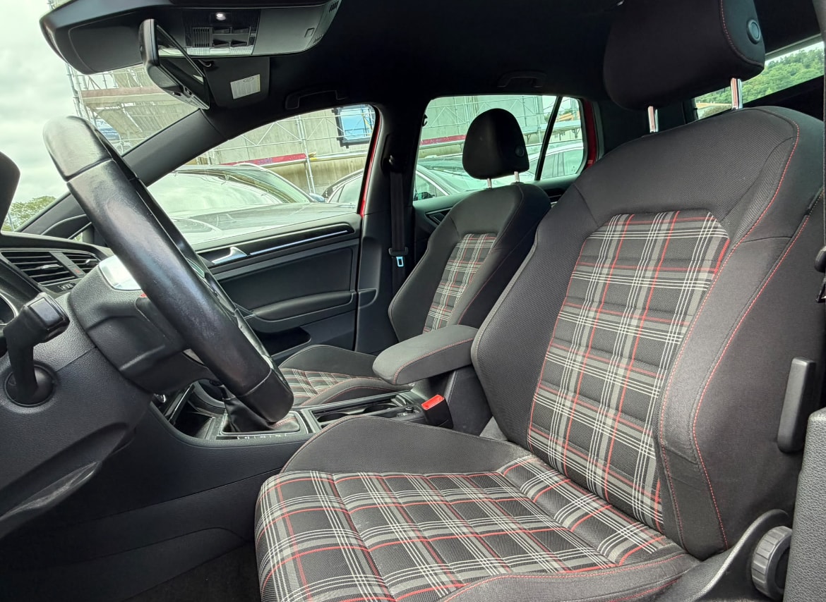 VW Golf 2.0 TSI GTI Performance-image-11