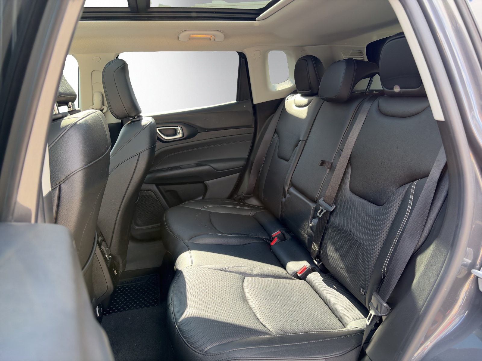 JEEP Compass 1.3 T PHEV Summit Sky AWD-image-5