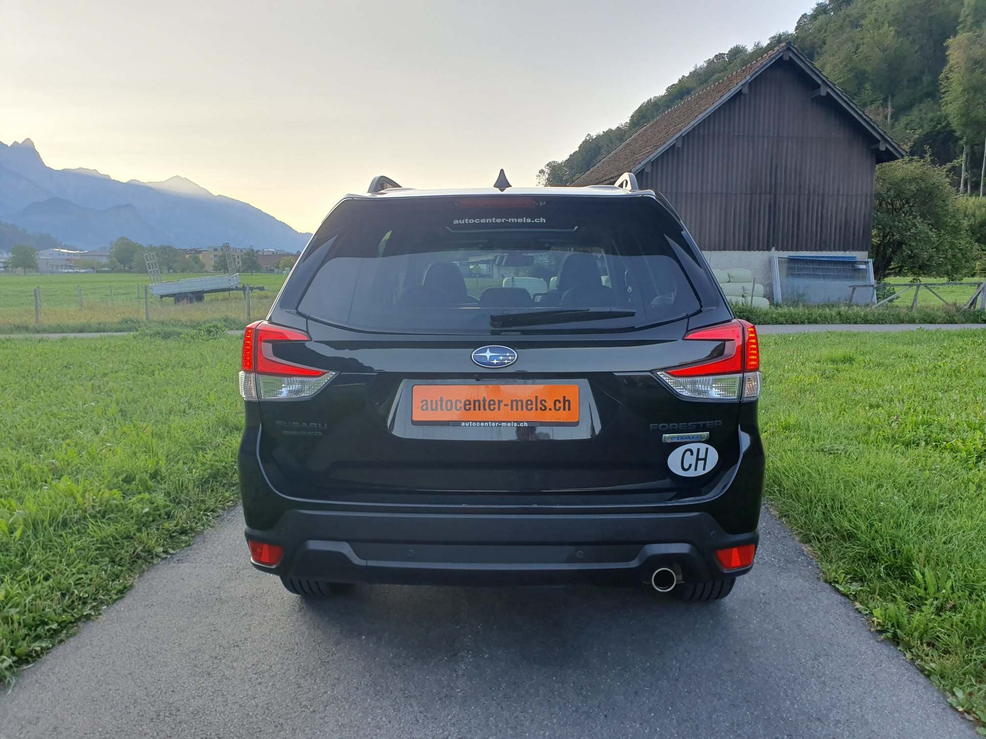 SUBARU Forester Station 2.0i e-Boxer Luxury-image-2