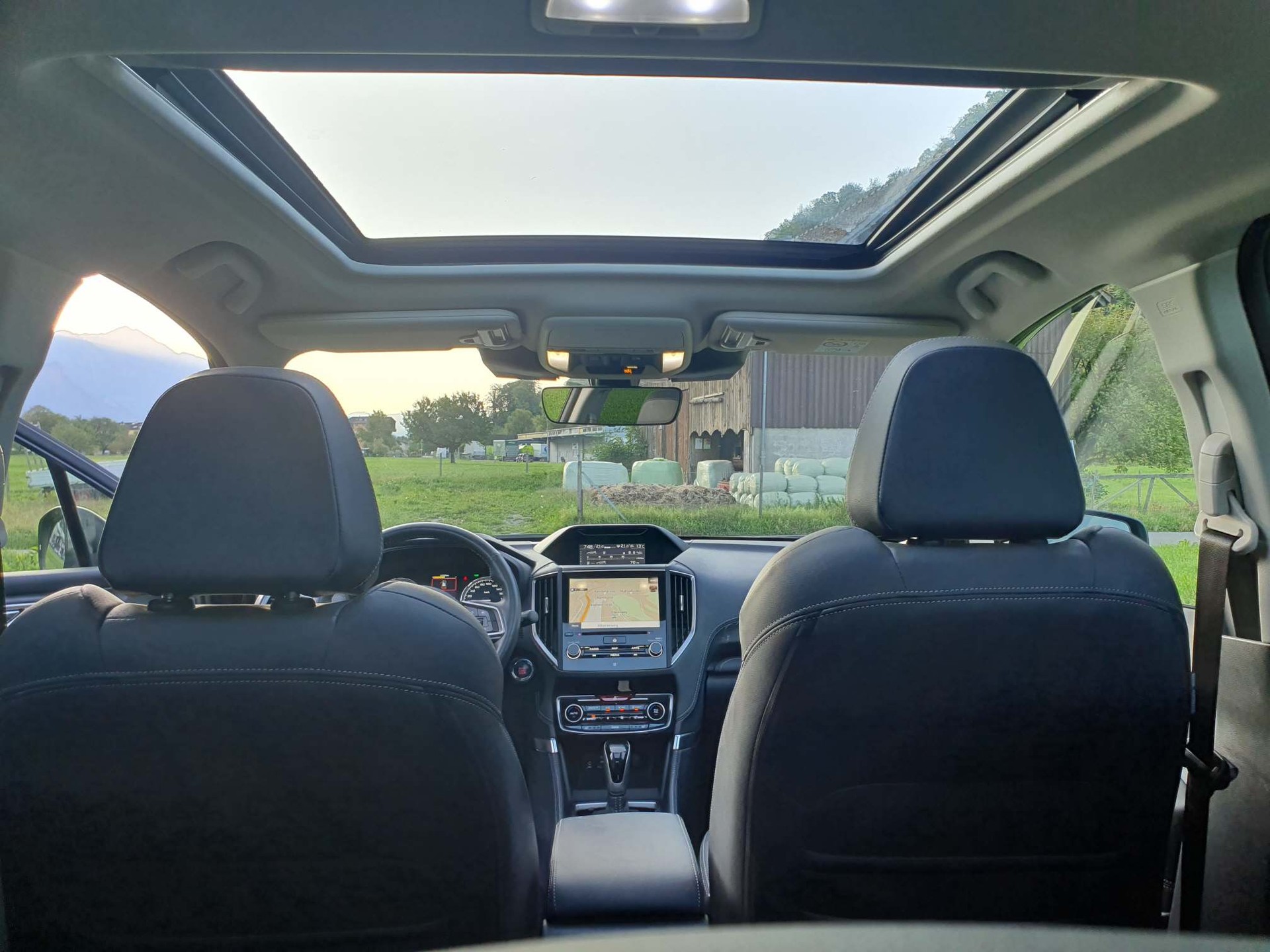 SUBARU Forester Station 2.0i e-Boxer Luxury-image-9
