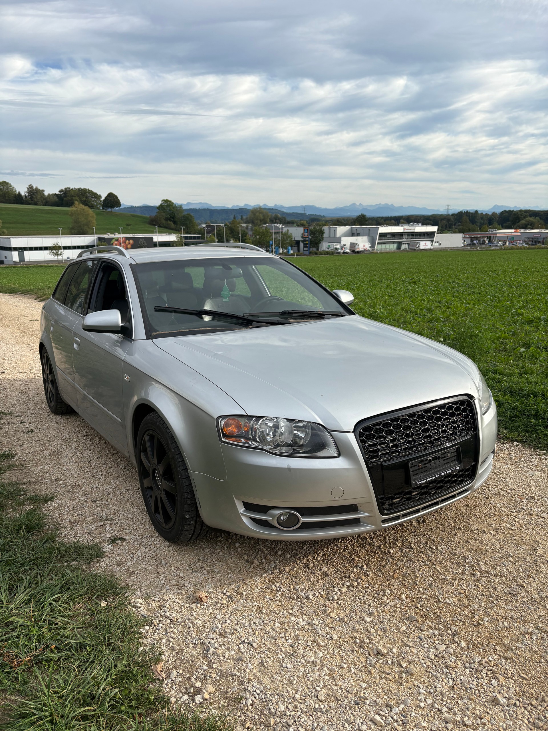 AUDI A4 Avant 2.0 TDI-image-2