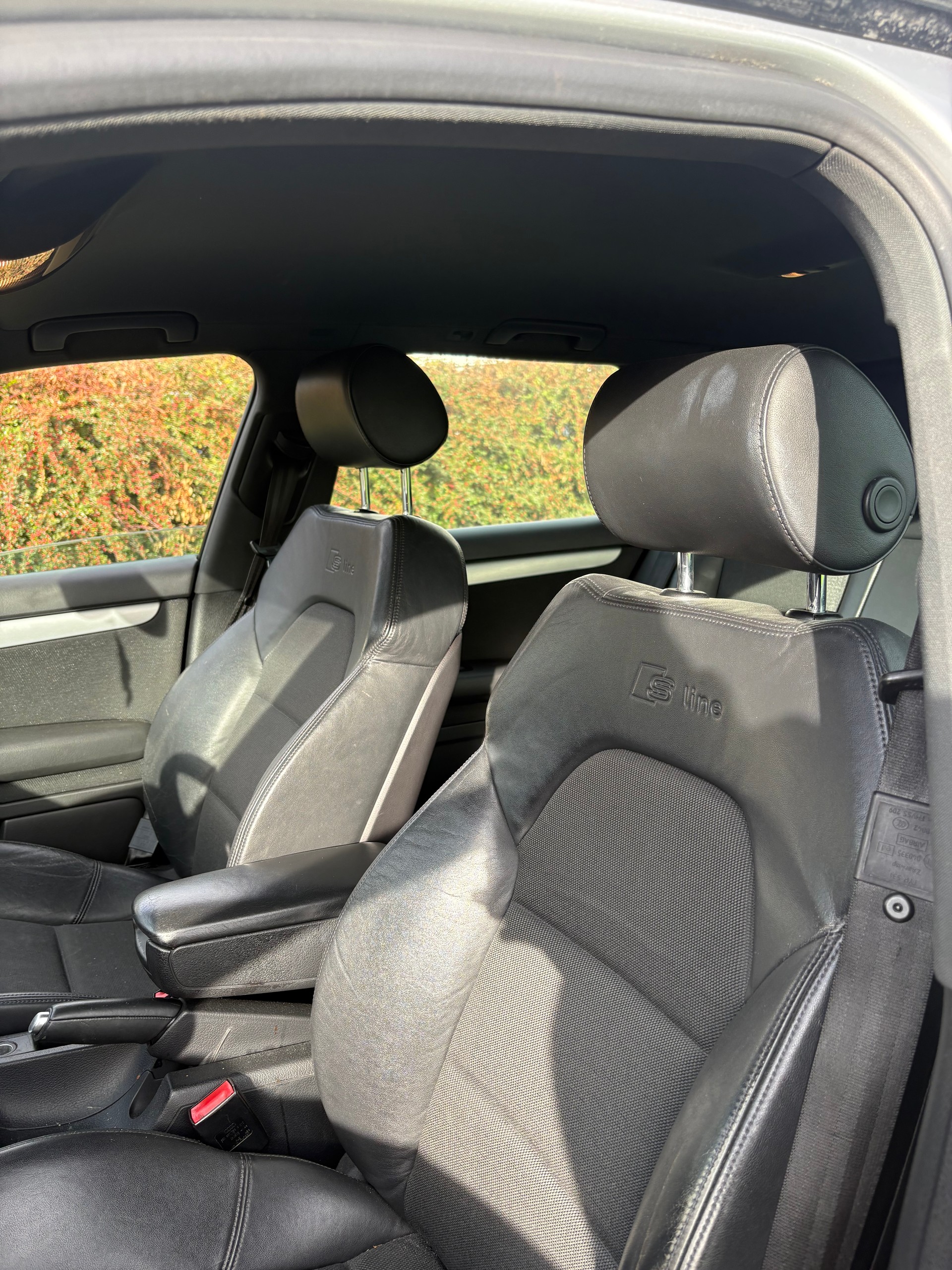 AUDI A4 Avant 2.0 TDI-image-7