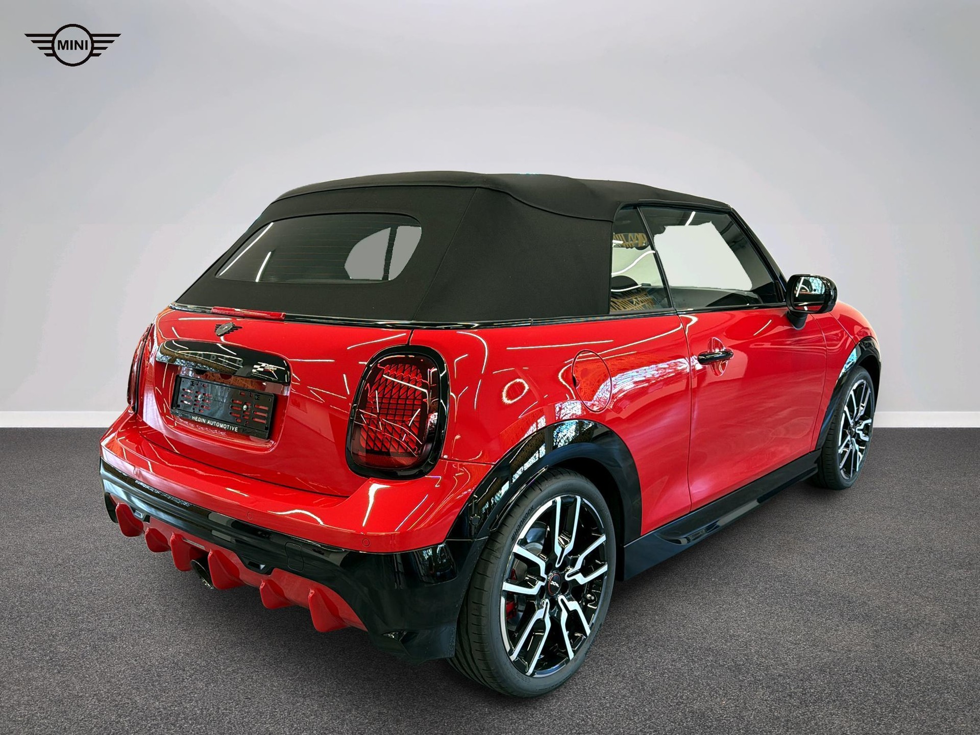MINI John Cooper Works Cabrio-image-4