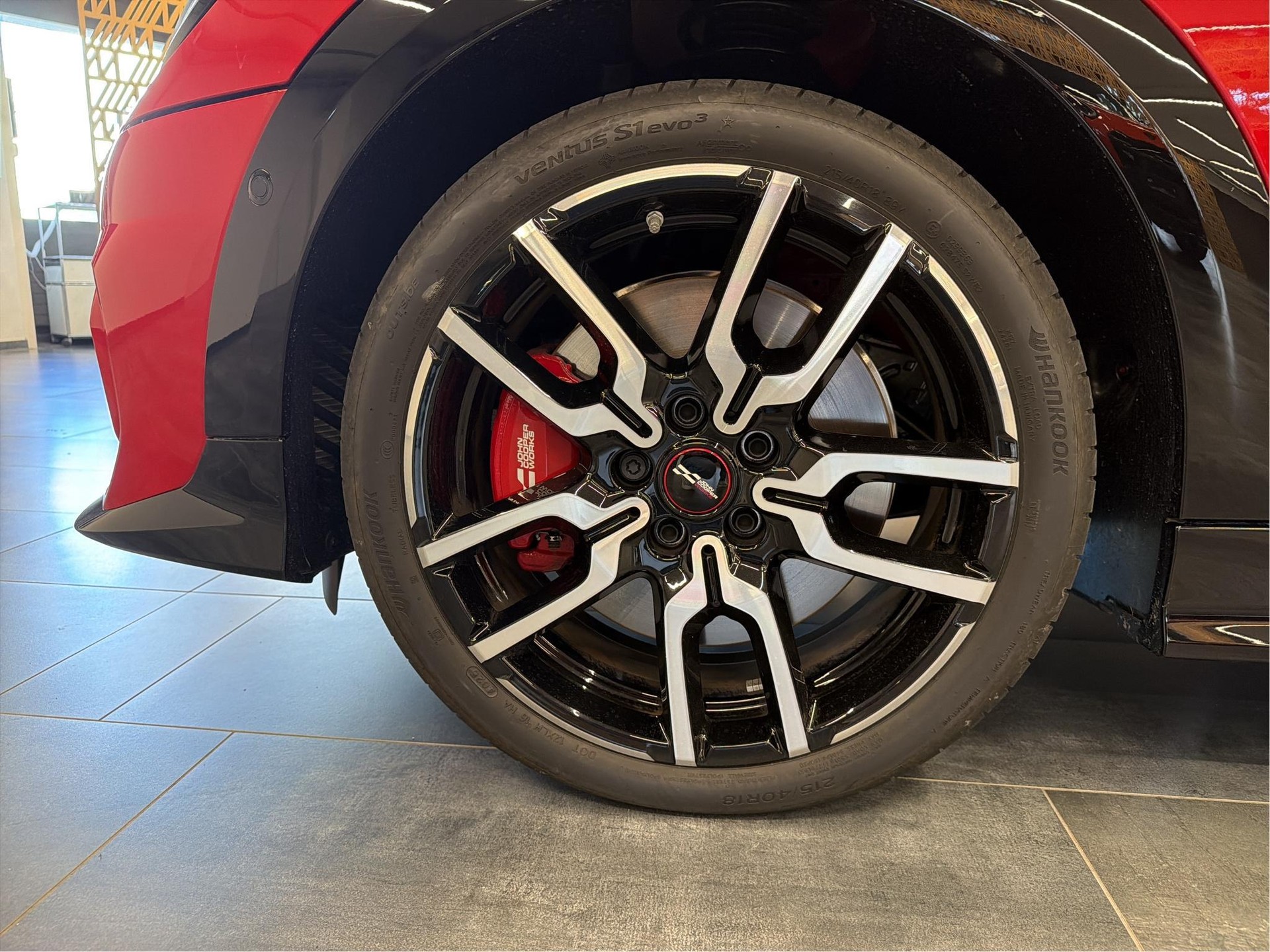MINI John Cooper Works Cabrio-image-8