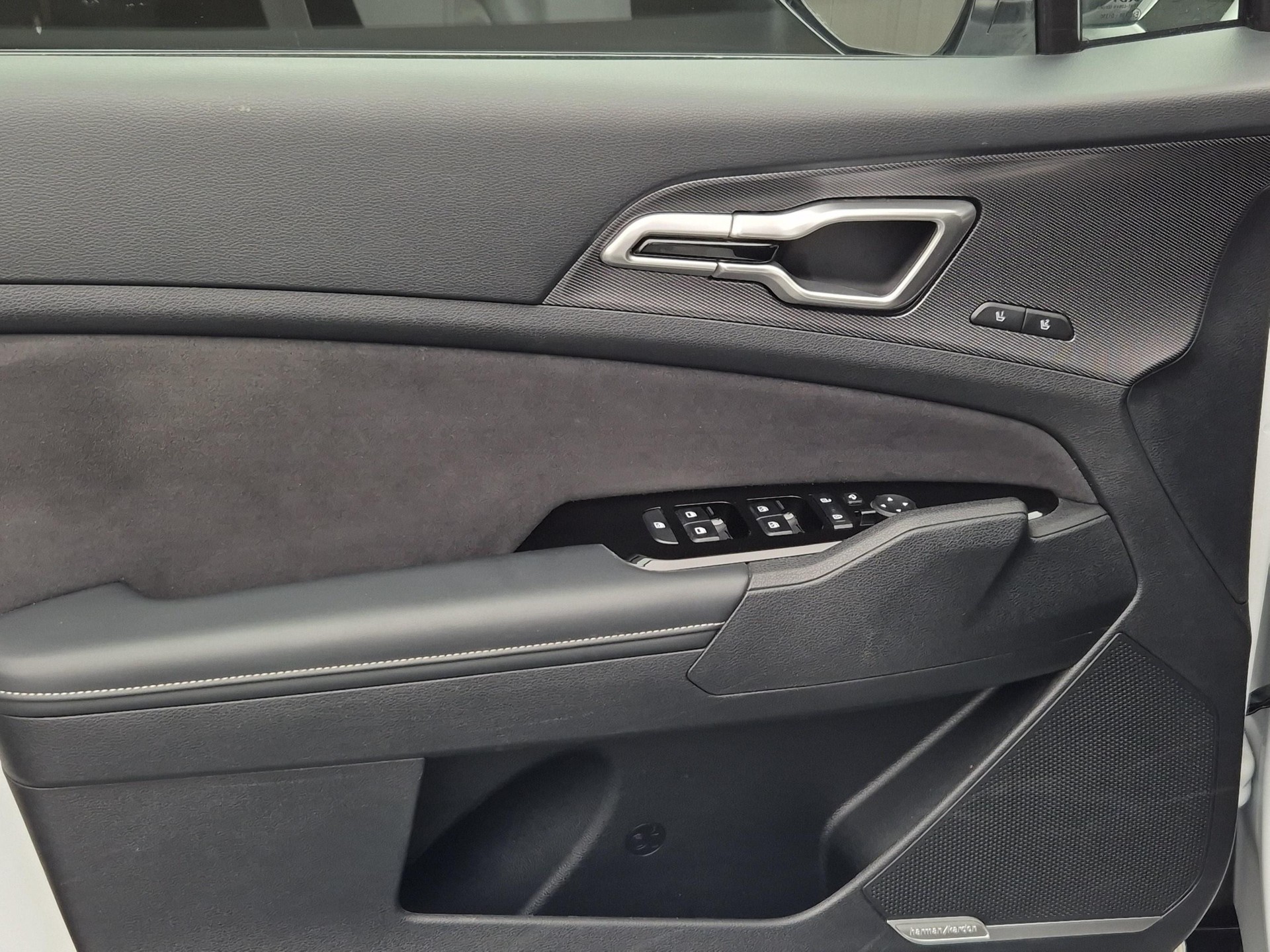 KIA Sportage 1.6 T-GDi Hybrid GT-Line-image-15