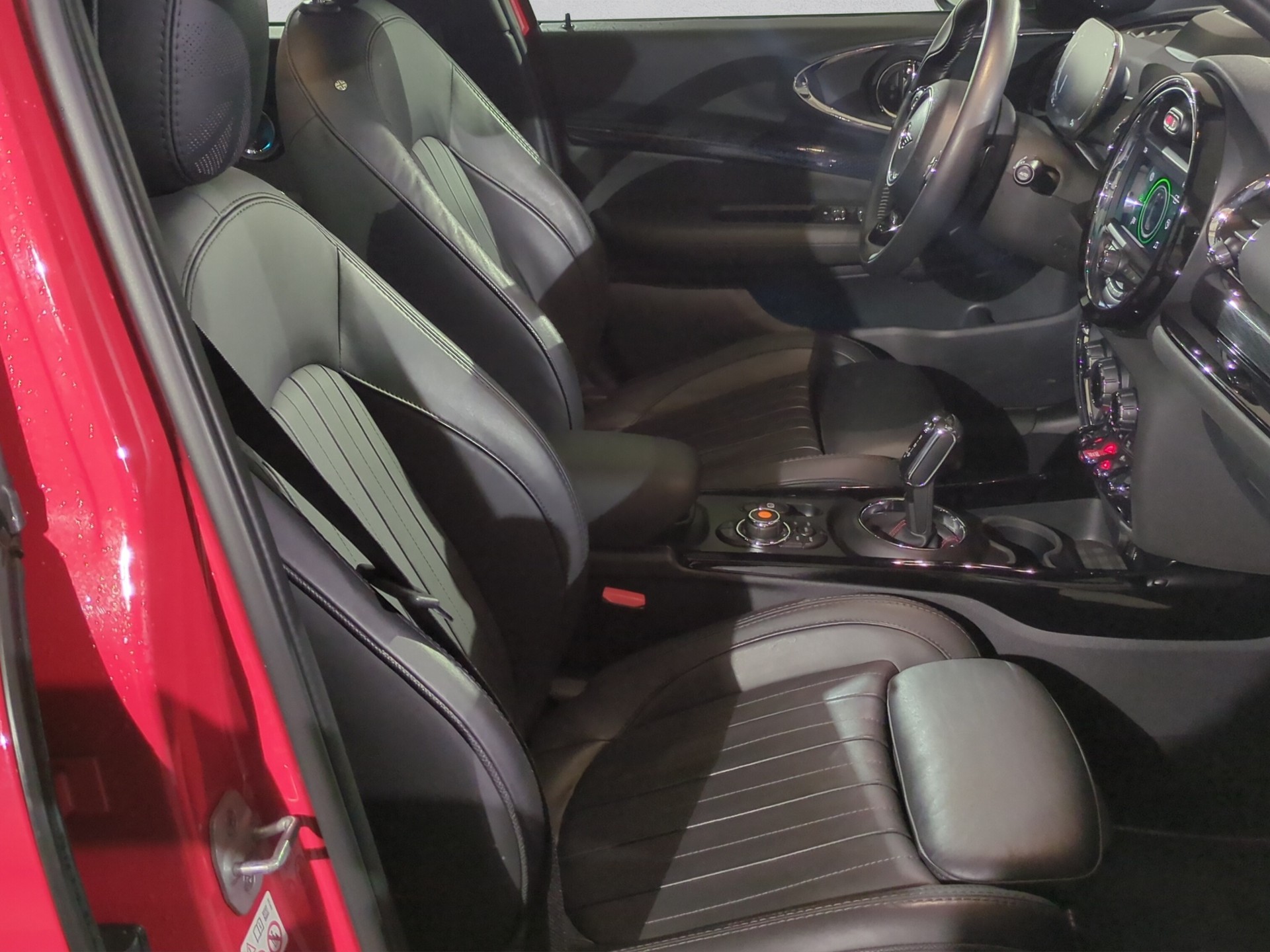 MINI Clubman Cooper S ALL4 Steptronic-image-16