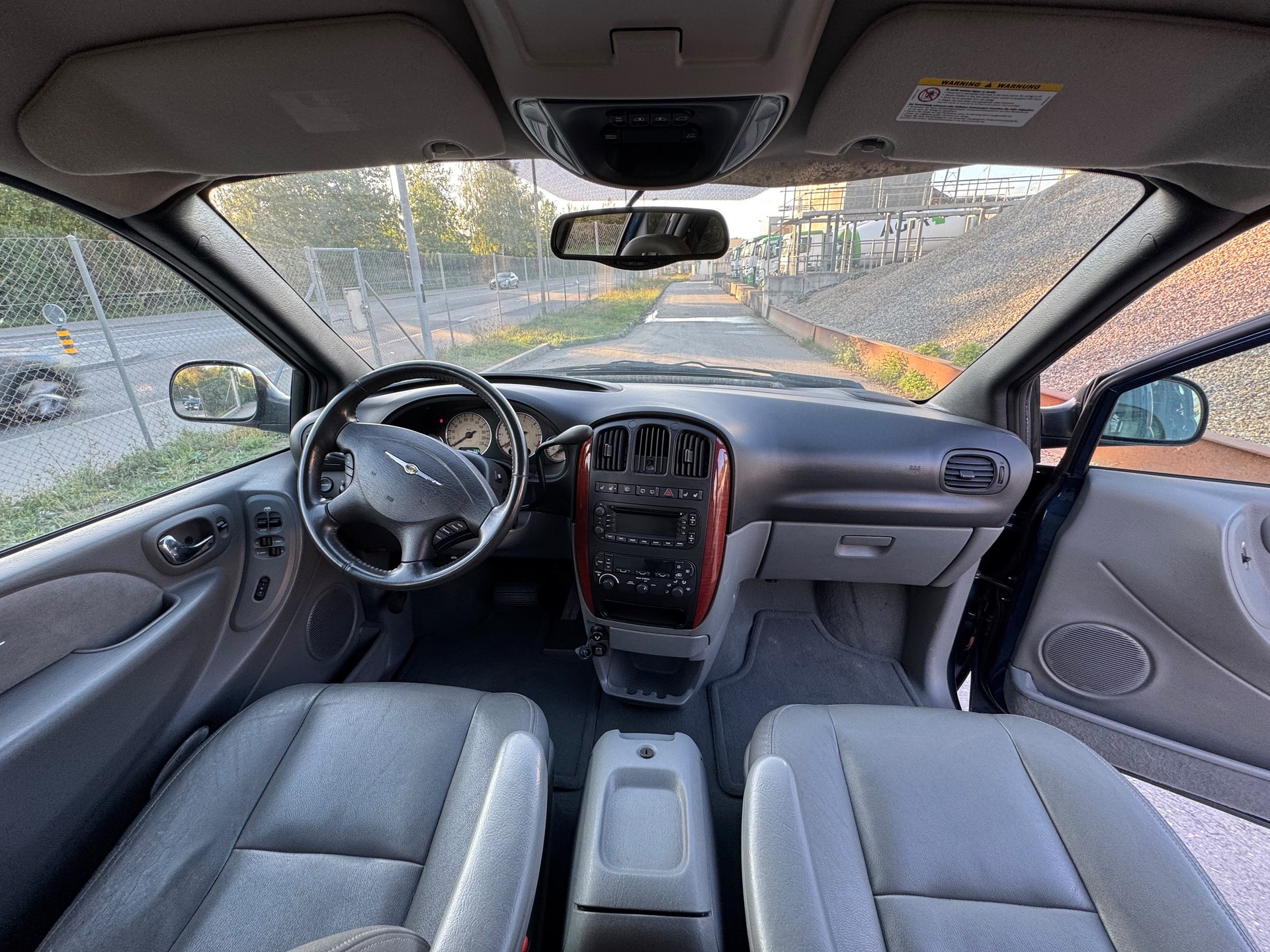 CHRYSLER Grand Voyager 3.3 Limited Automatic Mit MFK 7 Platz-image-8