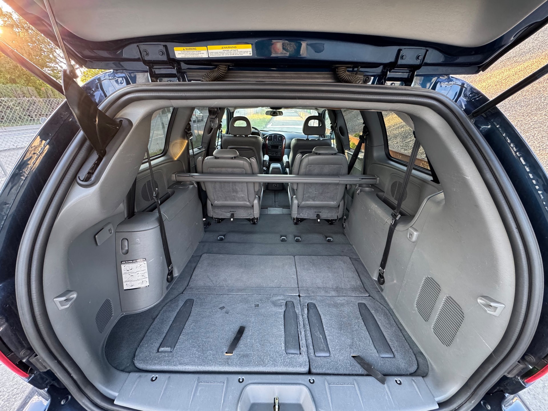 CHRYSLER Grand Voyager 3.3 Limited Automatic Mit MFK 7 Platz-image-17