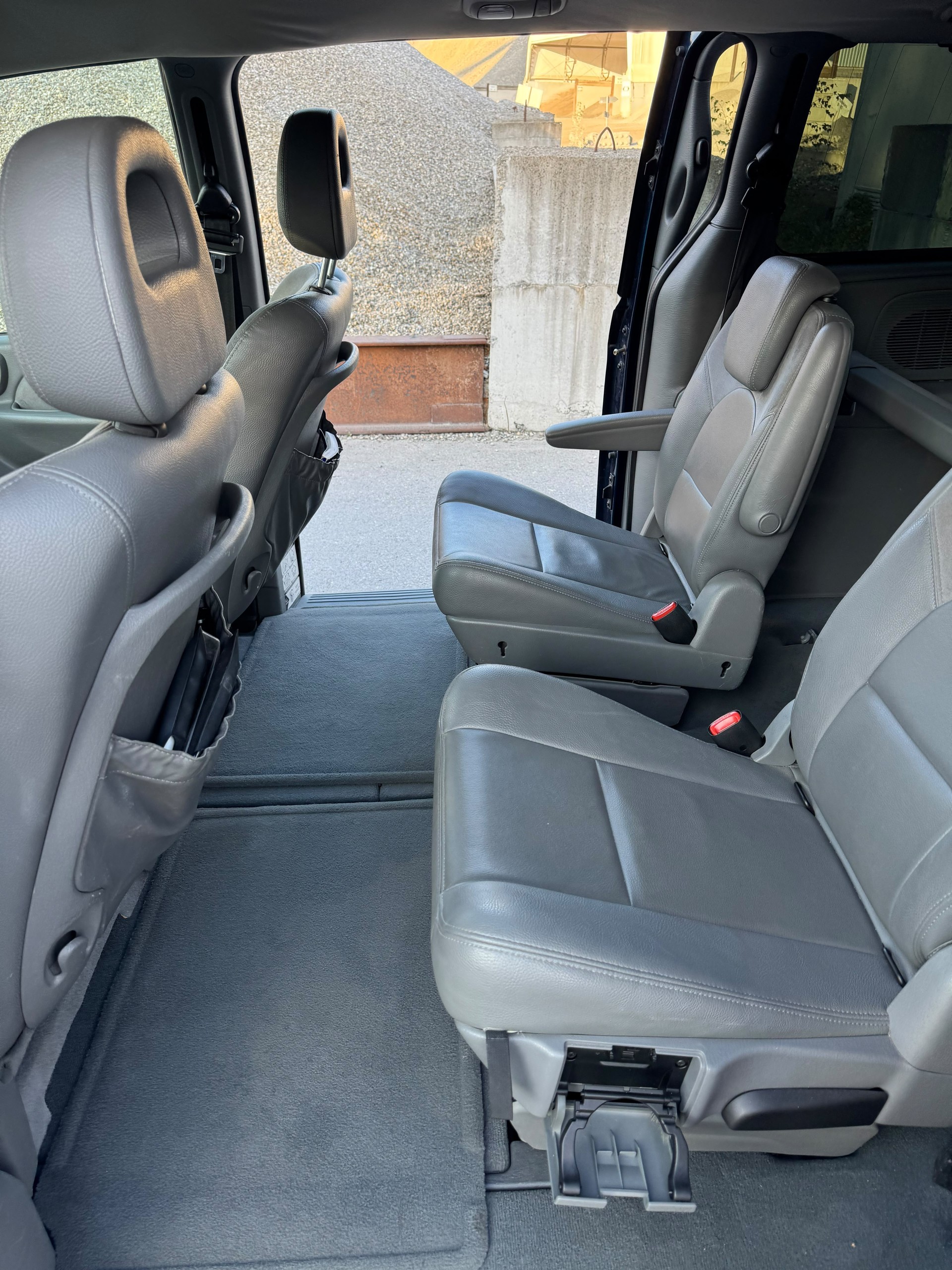 CHRYSLER Grand Voyager 3.3 Limited Automatic Mit MFK 7 Platz-image-14