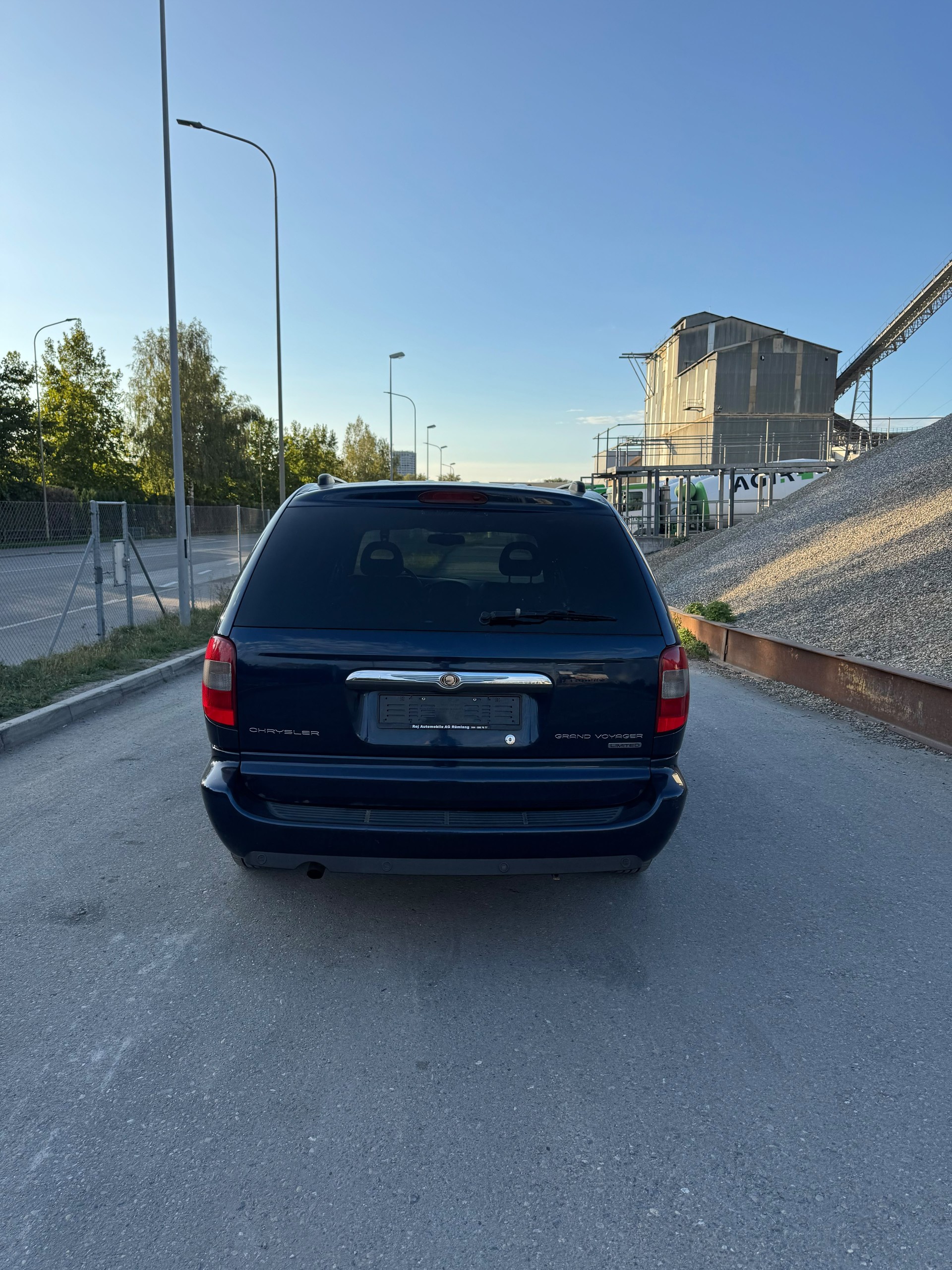 CHRYSLER Grand Voyager 3.3 Limited Automatic Mit MFK 7 Platz-image-6