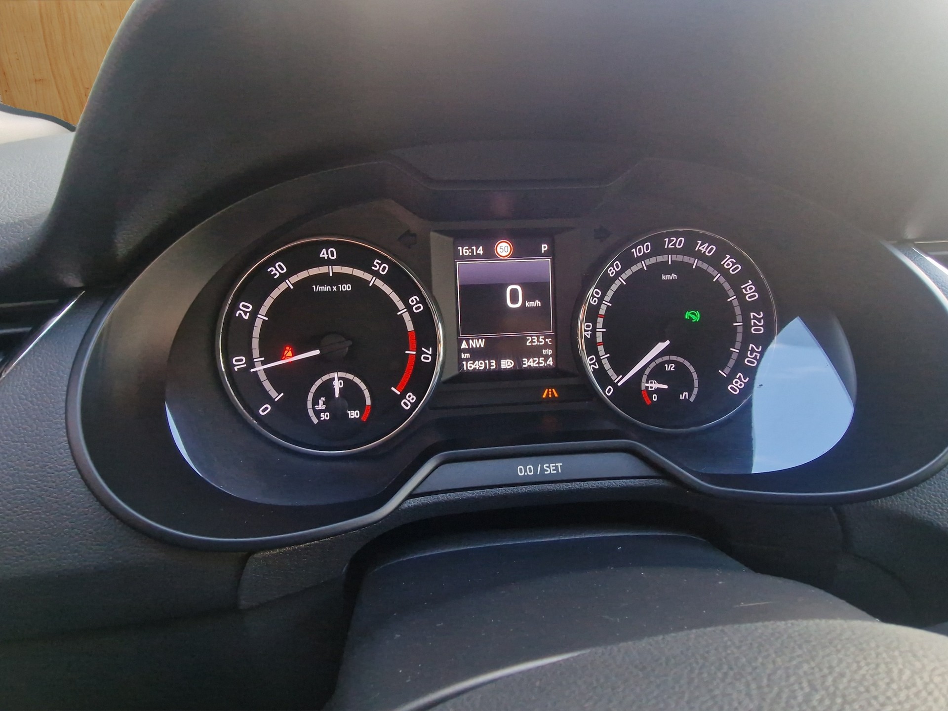 SKODA Octavia Combi 2.0 TSI RS DSG-image-10
