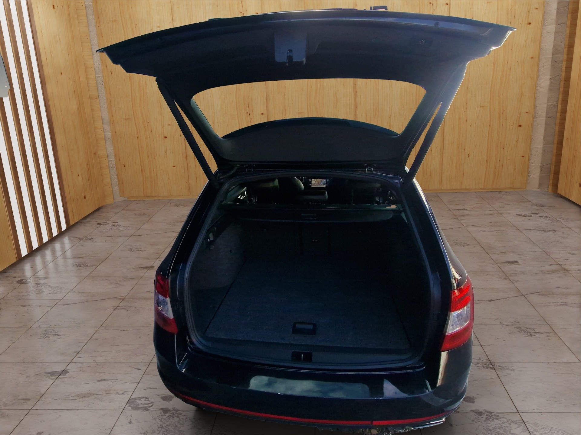 SKODA Octavia Combi 2.0 TSI RS DSG-image-12