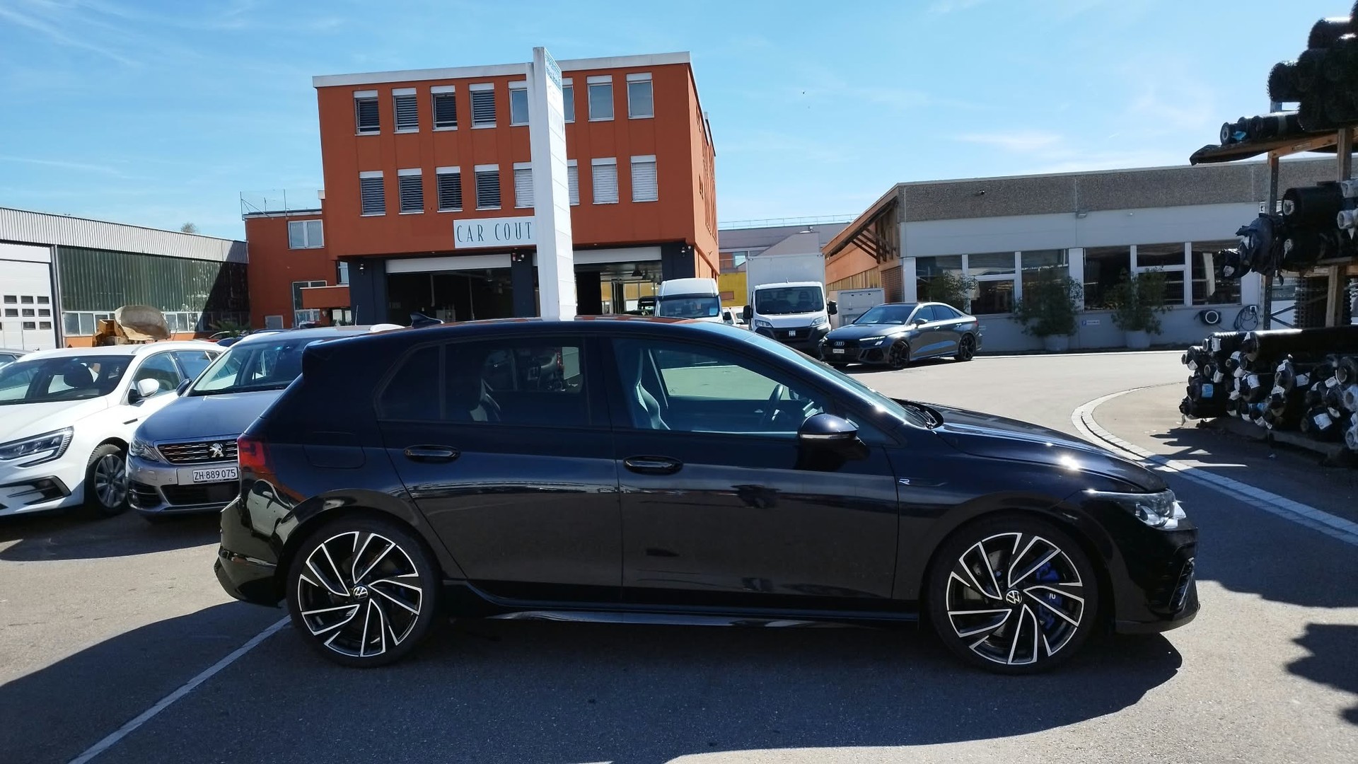 VW Golf 2.0 TSI R DSG 4Motion-image-5