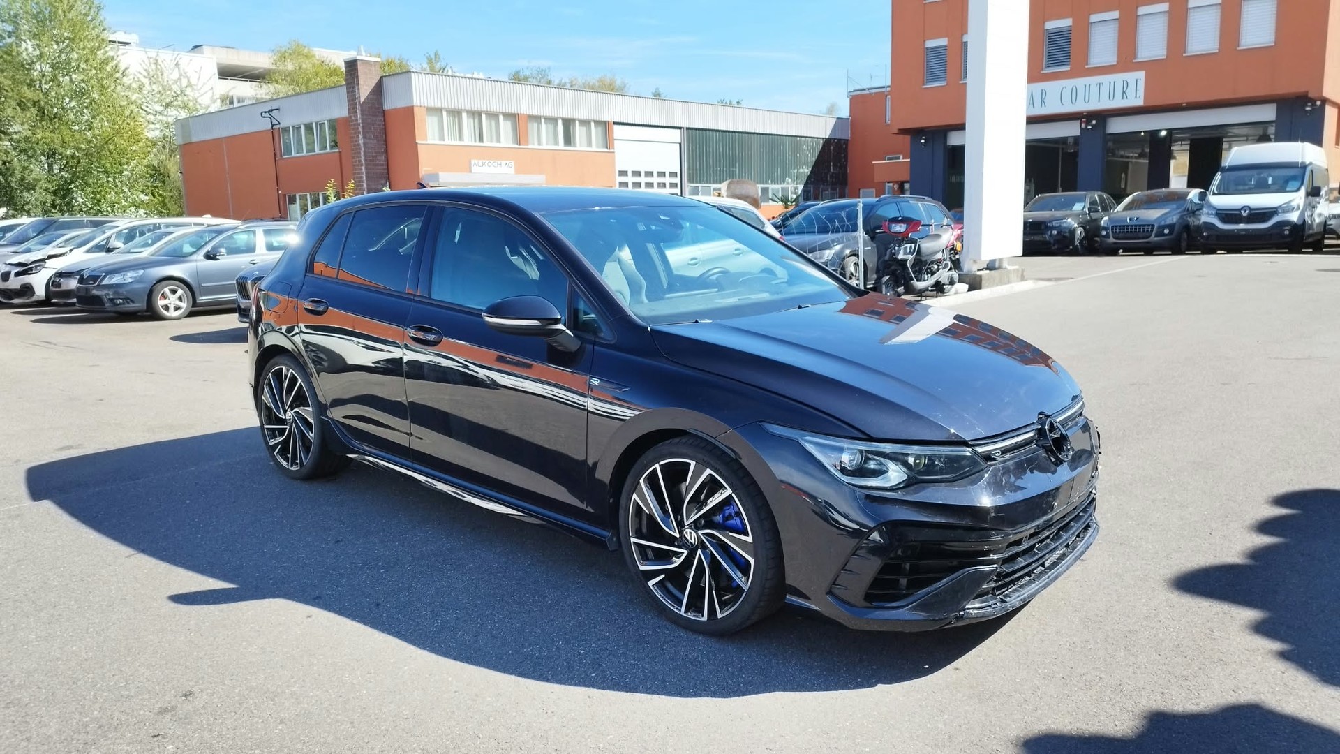 VW Golf 2.0 TSI R DSG 4Motion-image-1