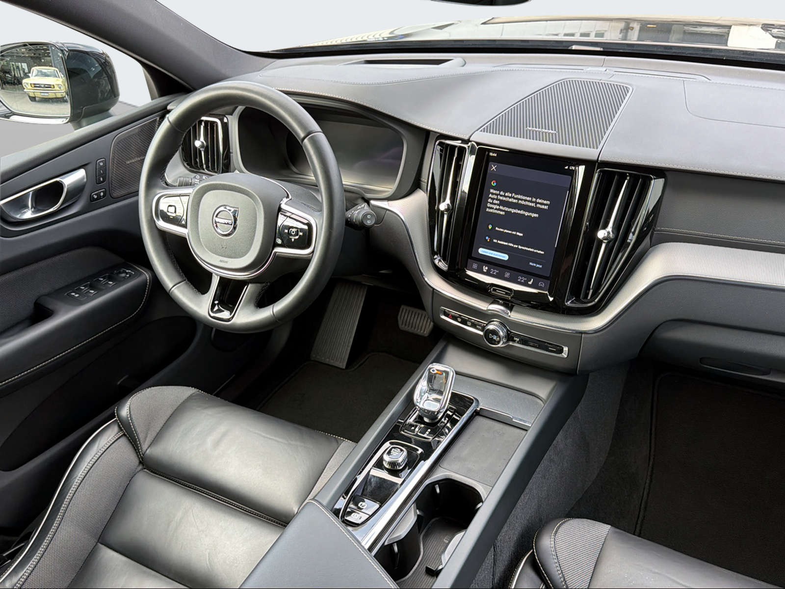 VOLVO XC60 2.0 T8 TE Xcentric Black Edition eAWD-image-14