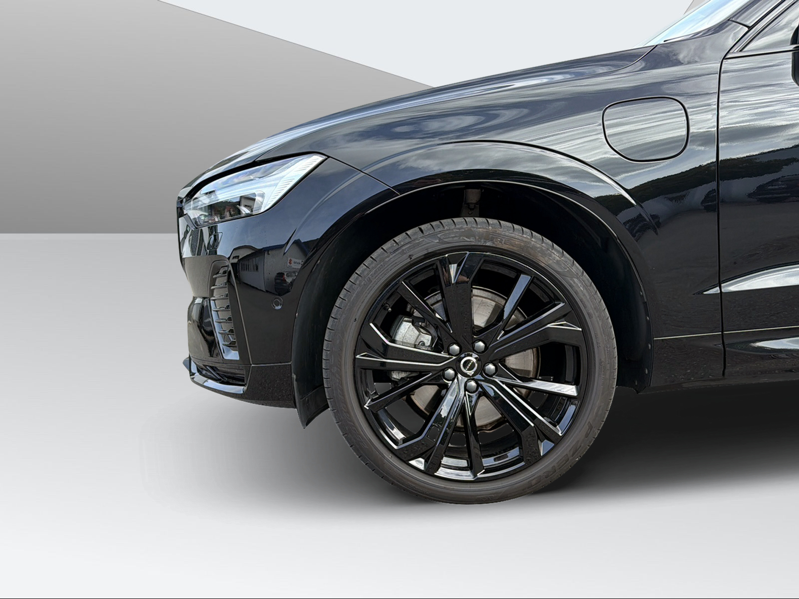 VOLVO XC60 2.0 T8 TE Xcentric Black Edition eAWD-image-8