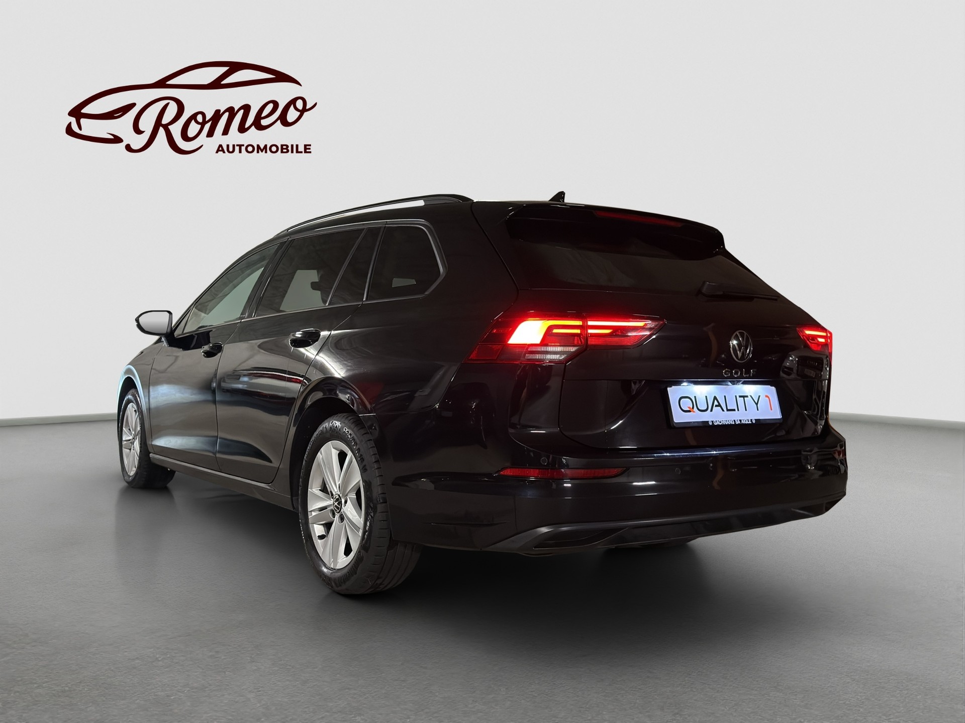 VW Golf Variant 2.0 TDI Life DSG ** Frisch ab MFK und Service ** CH Auto ** 1. Hand **-image-1