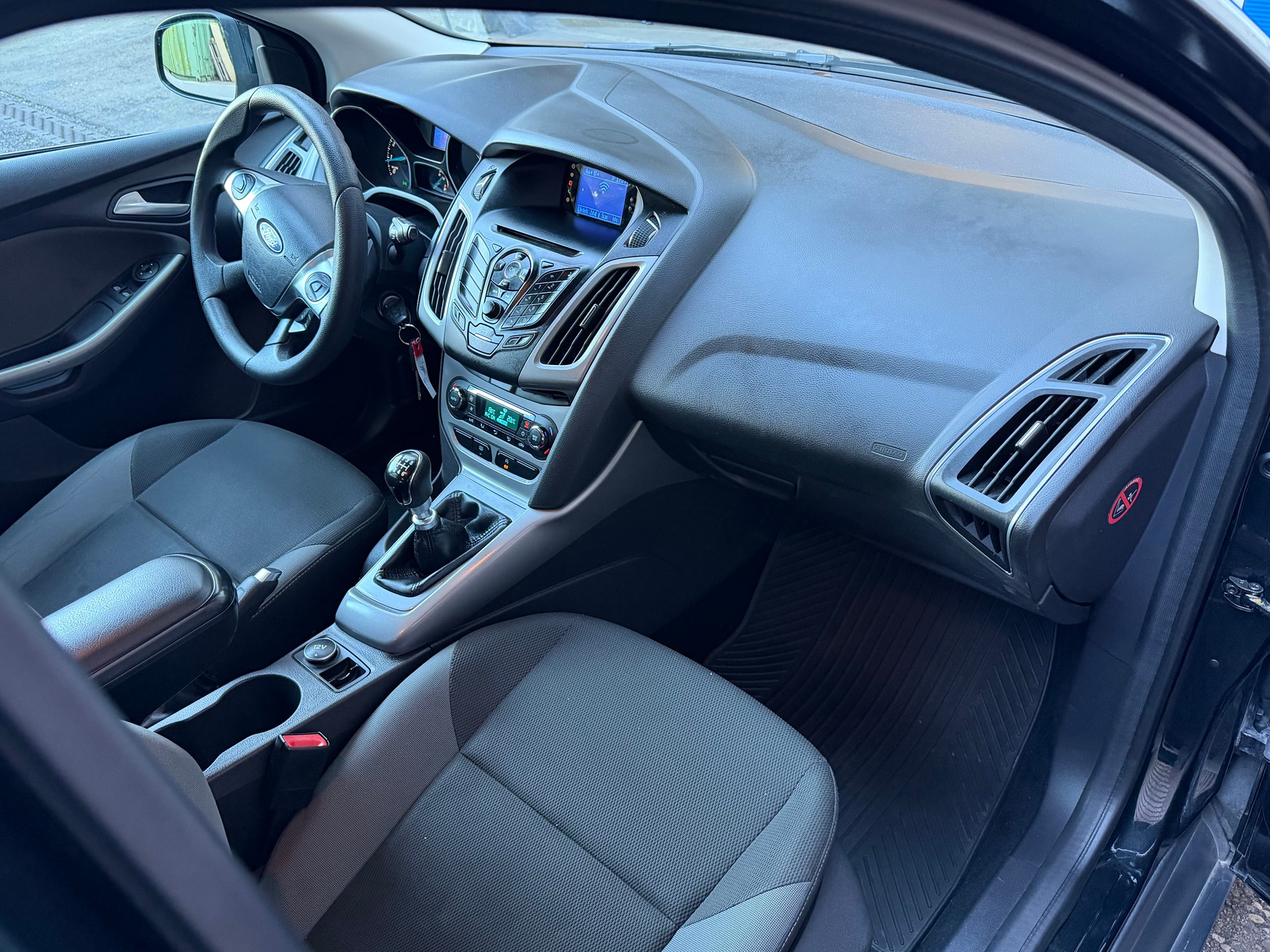 FORD Focus 1.6 SCTi Titanium-image-7