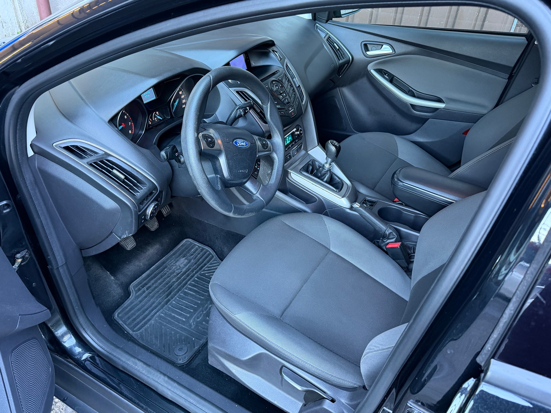 FORD Focus 1.6 SCTi Titanium-image-6