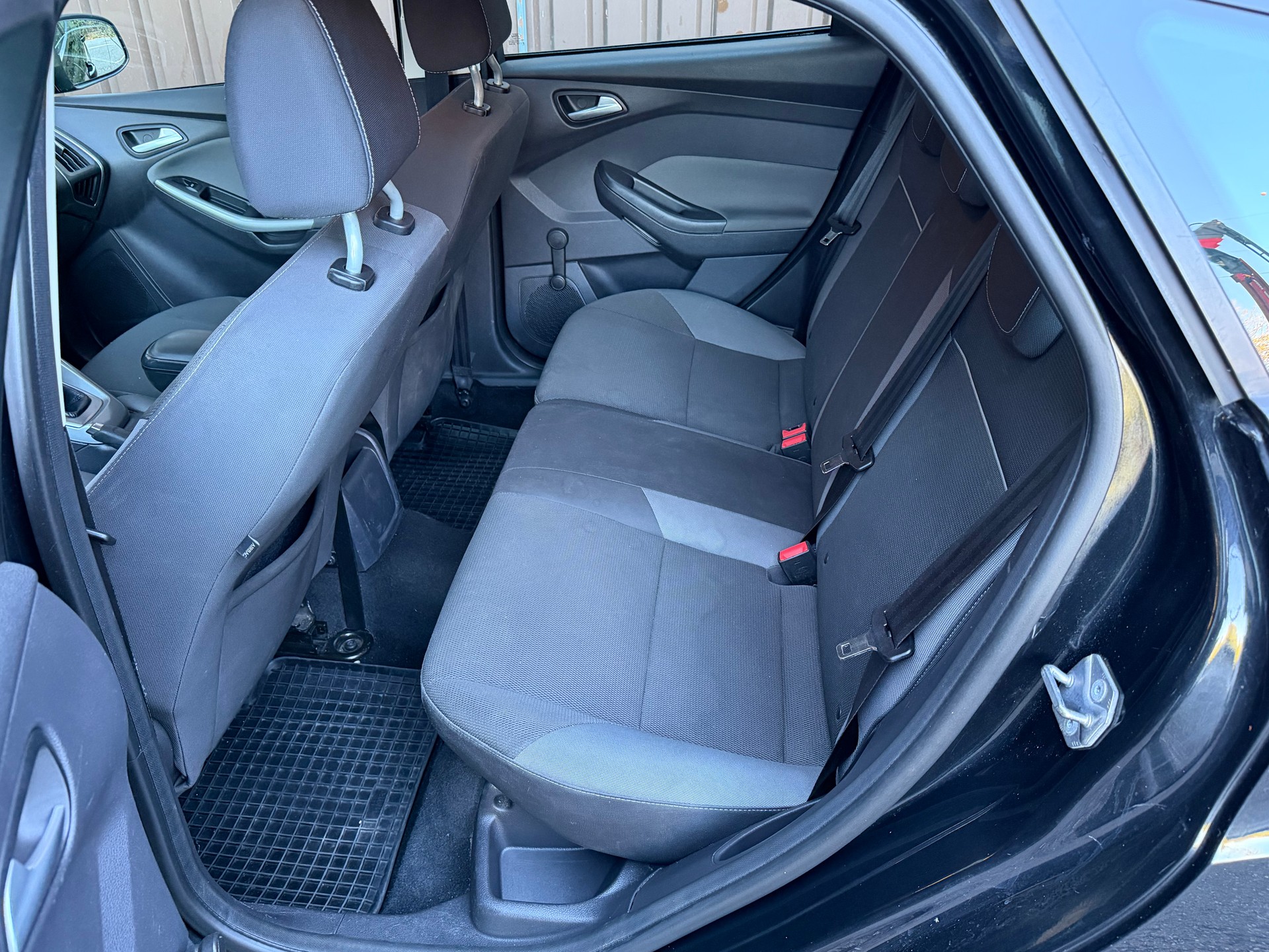 FORD Focus 1.6 SCTi Titanium-image-4
